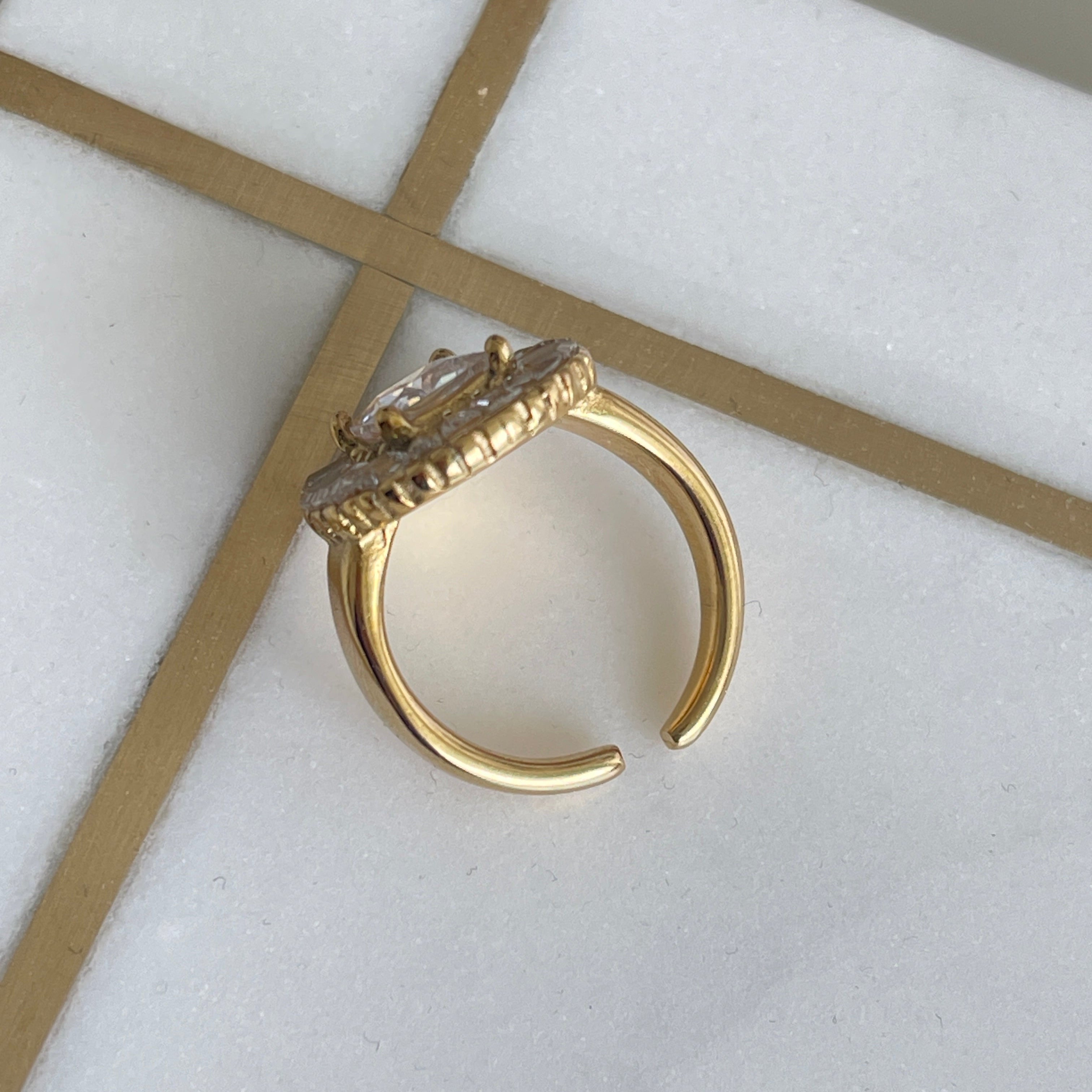 Baguette Glow Oval Ring