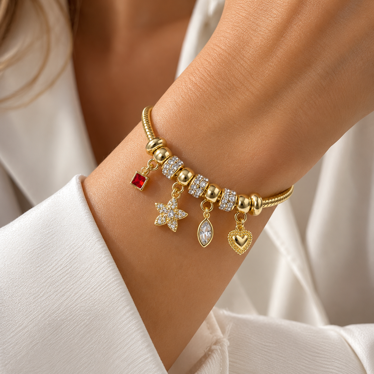 Amora Charm Armband