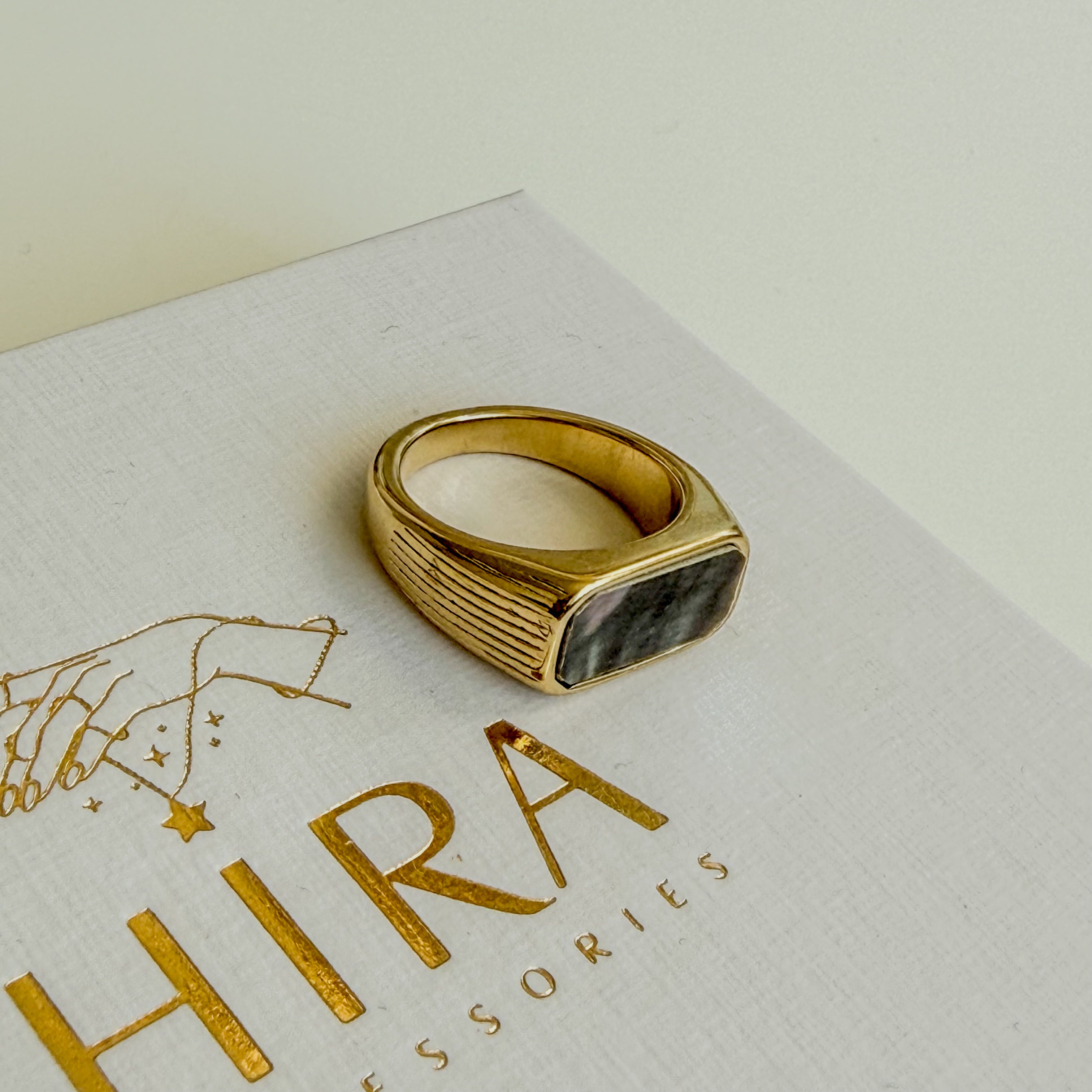 Vintage Mother of Pearl Ring