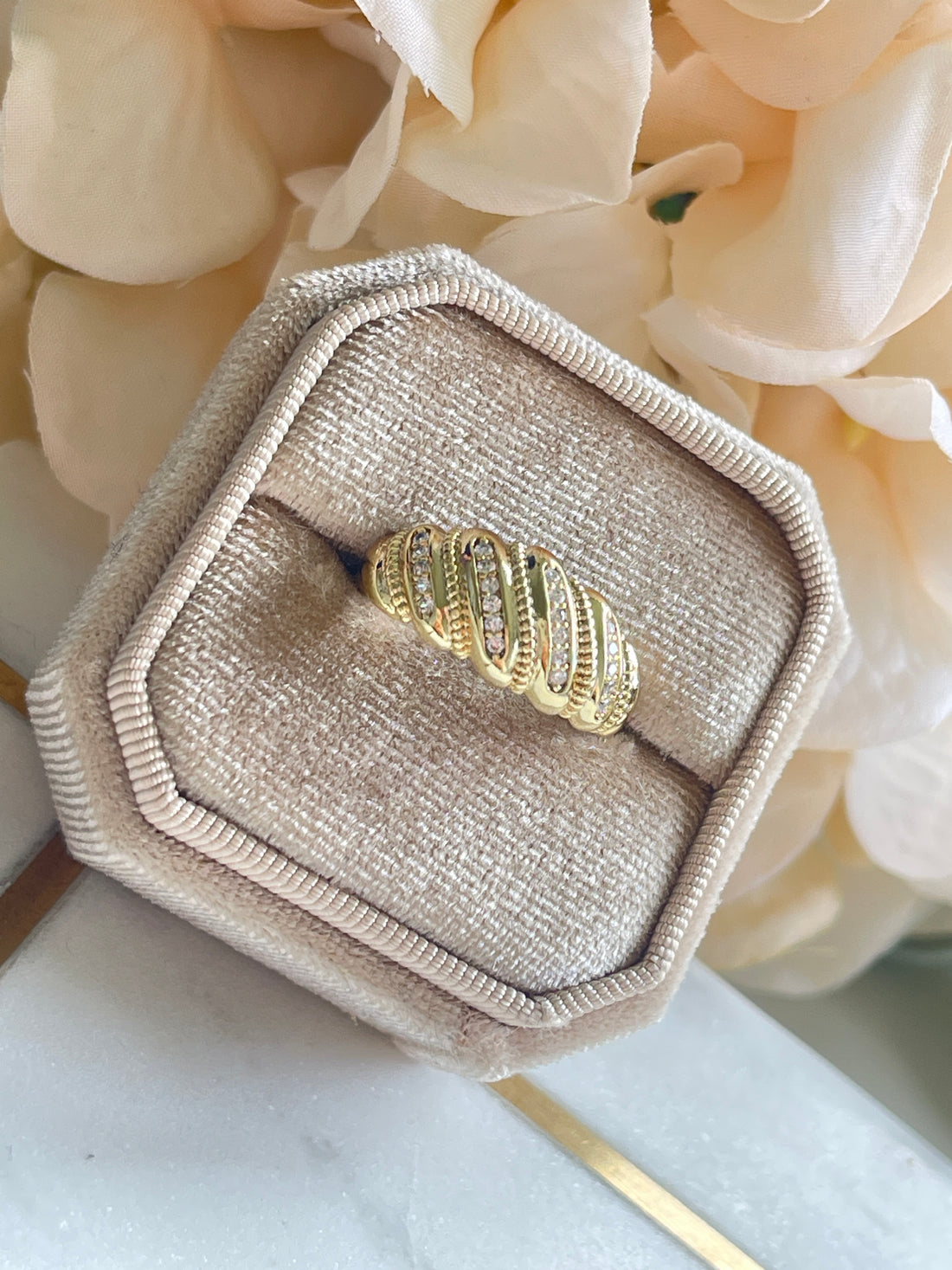 Elegance Wave Ring