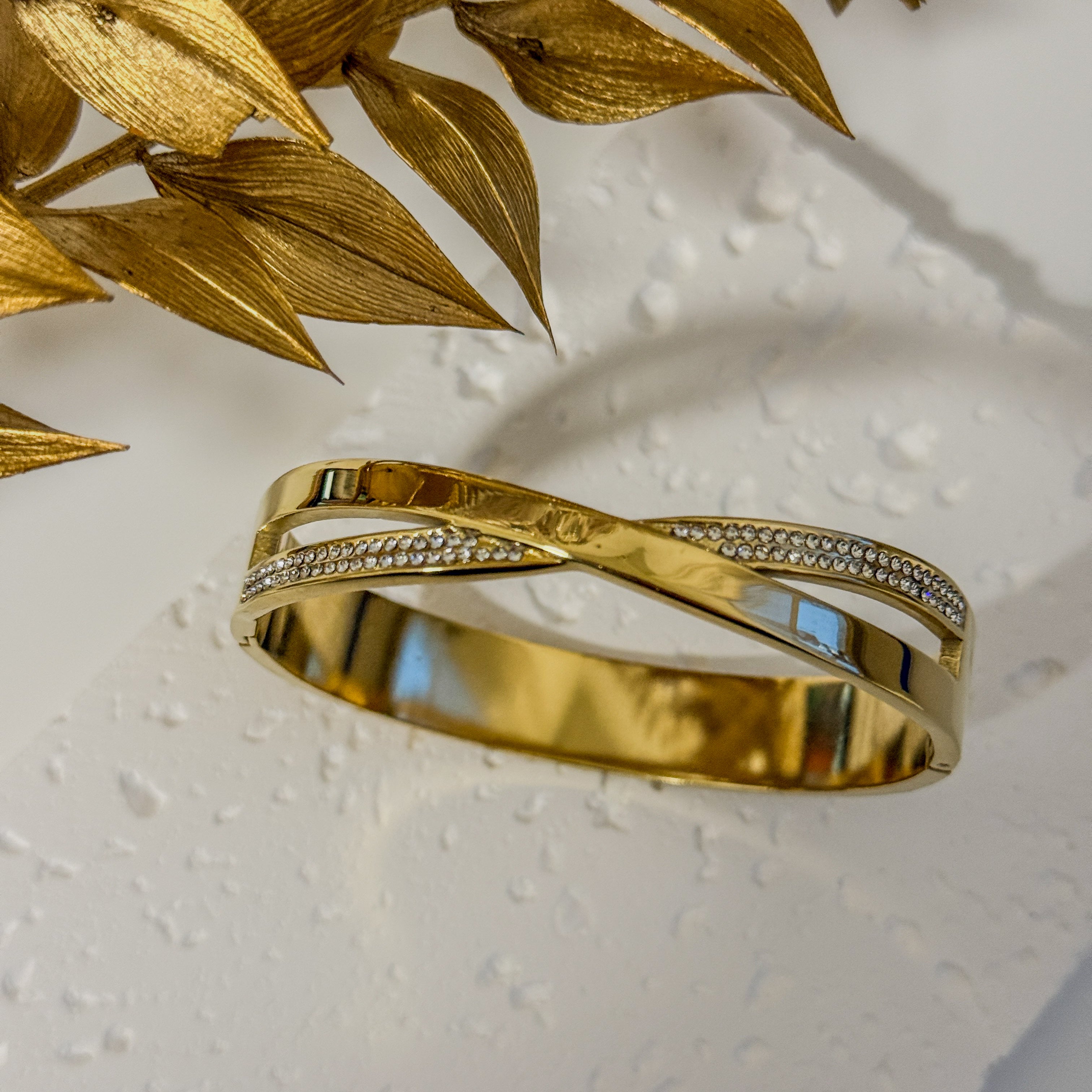 Eternal Cross Glow Armreif