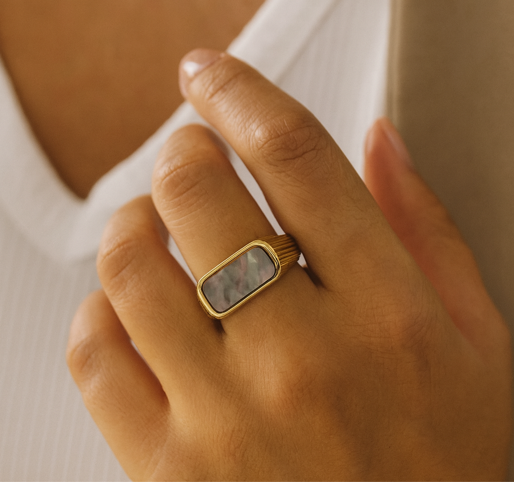 Vintage Mother of Pearl Ring