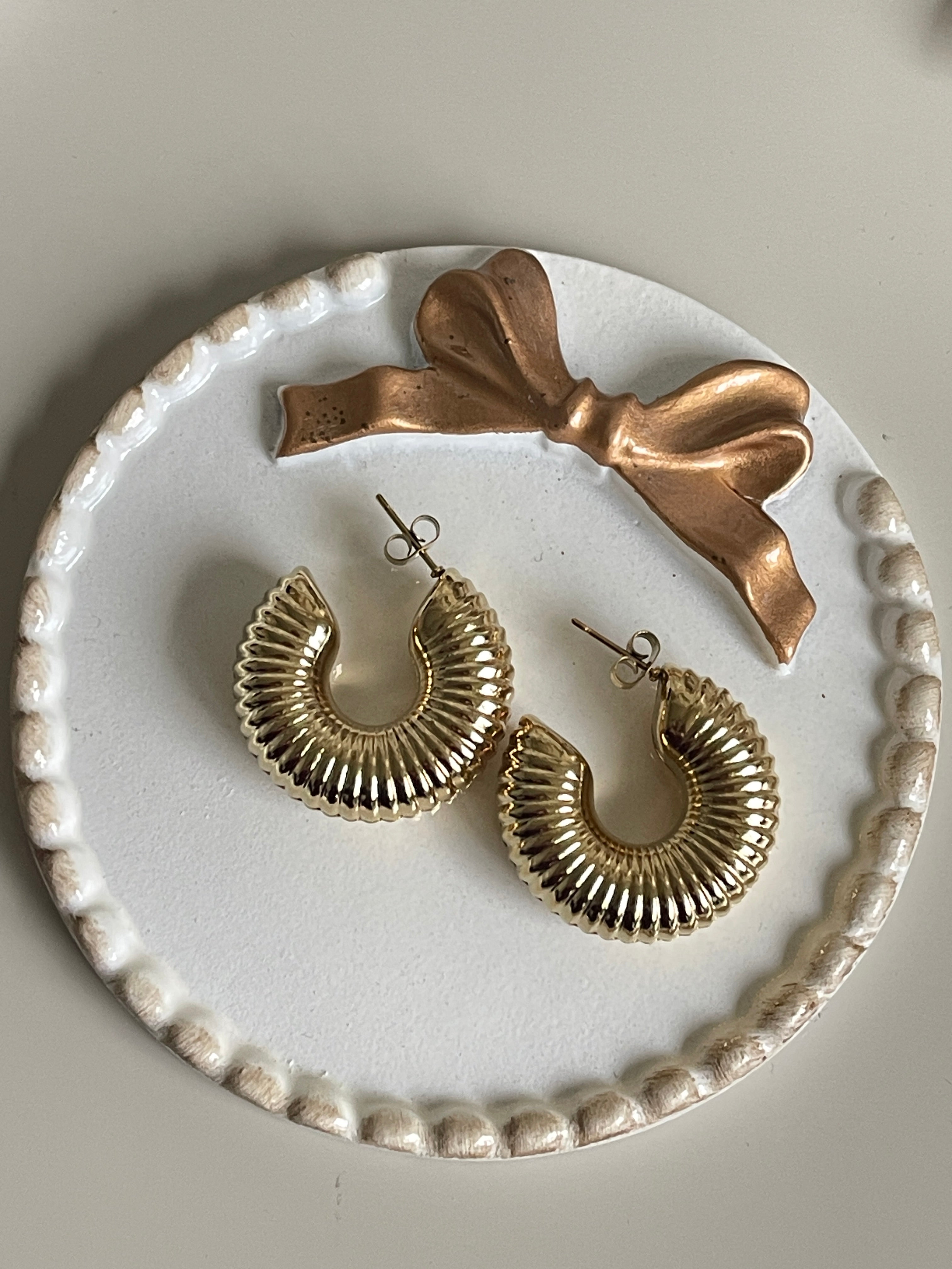 Ribbed Hoops Ohrringe