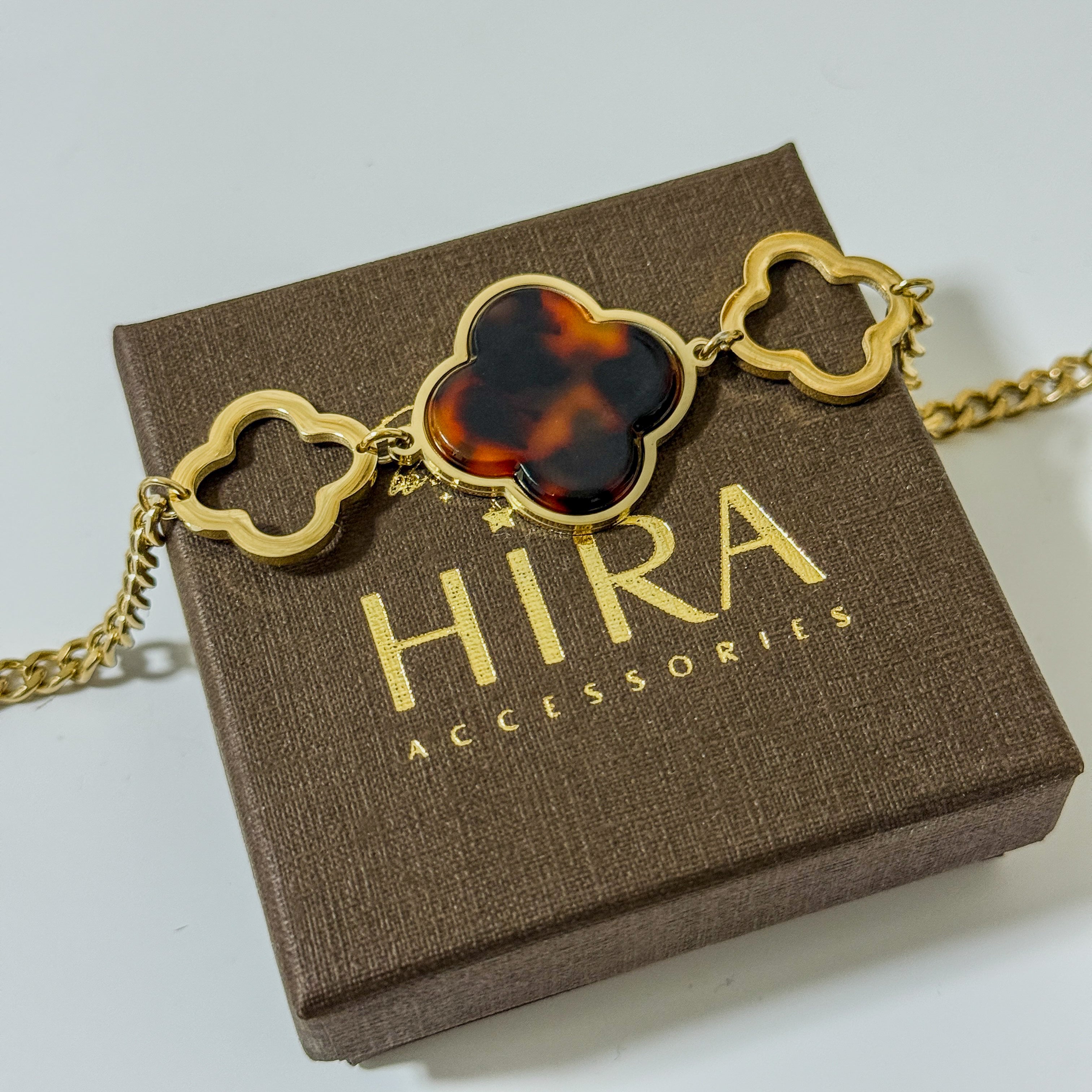 Brown Clover Armband