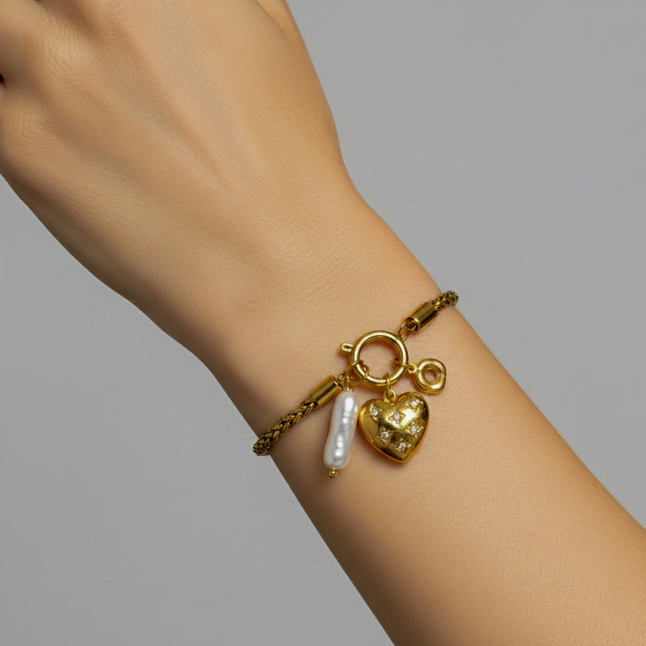 Golden Heart Charm Armband