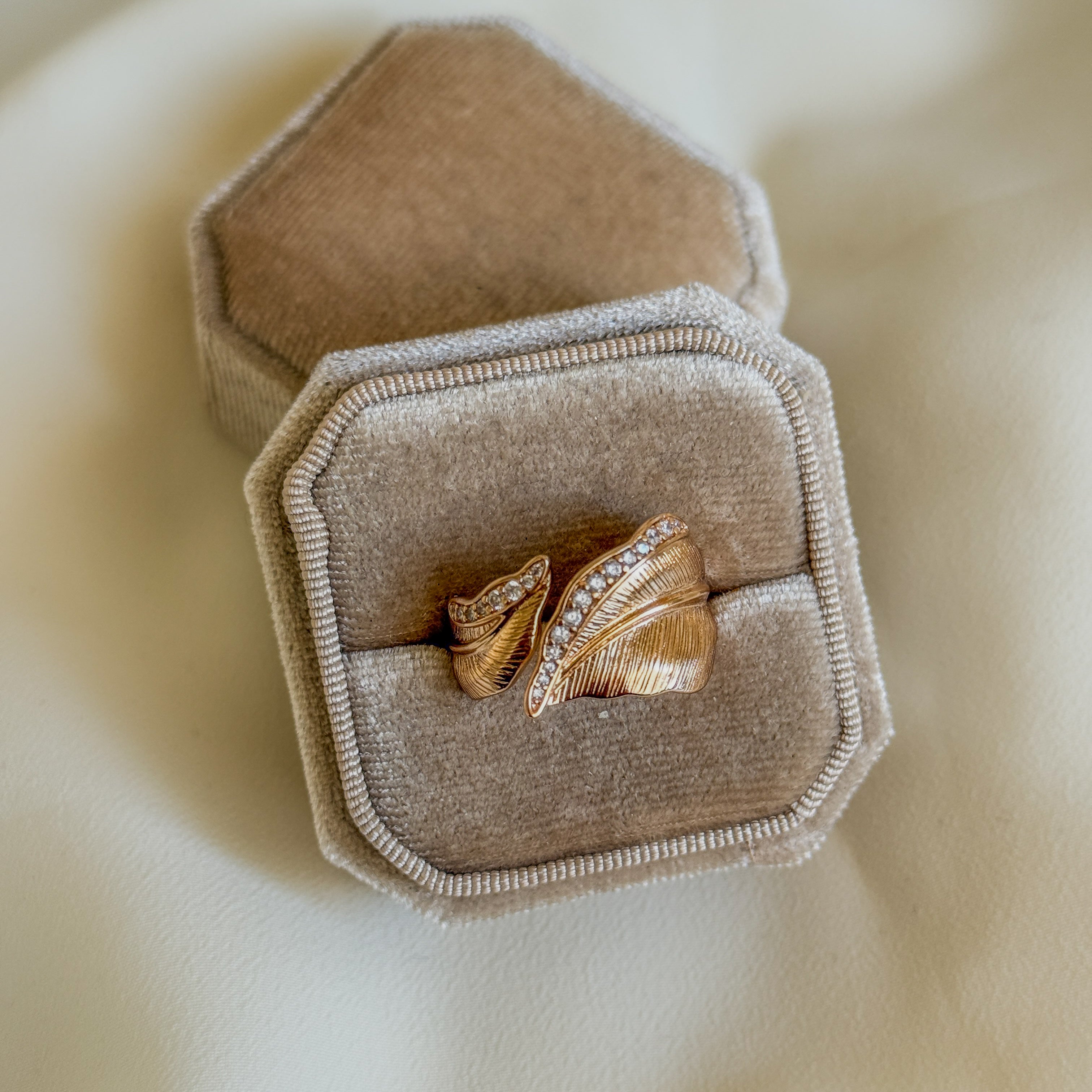 Rosé Leaf Grace Ring