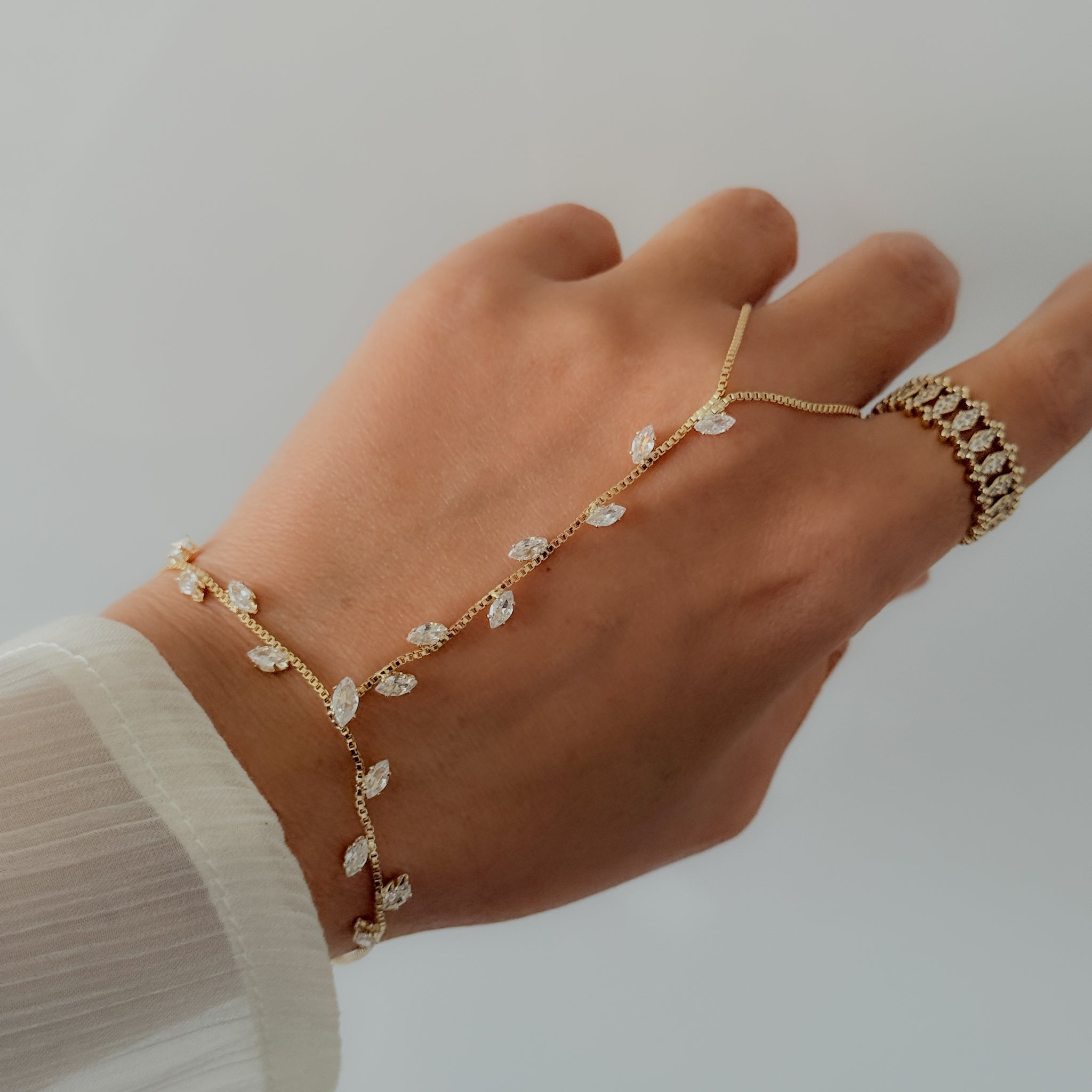 Golden Leaf Elegance Handkette