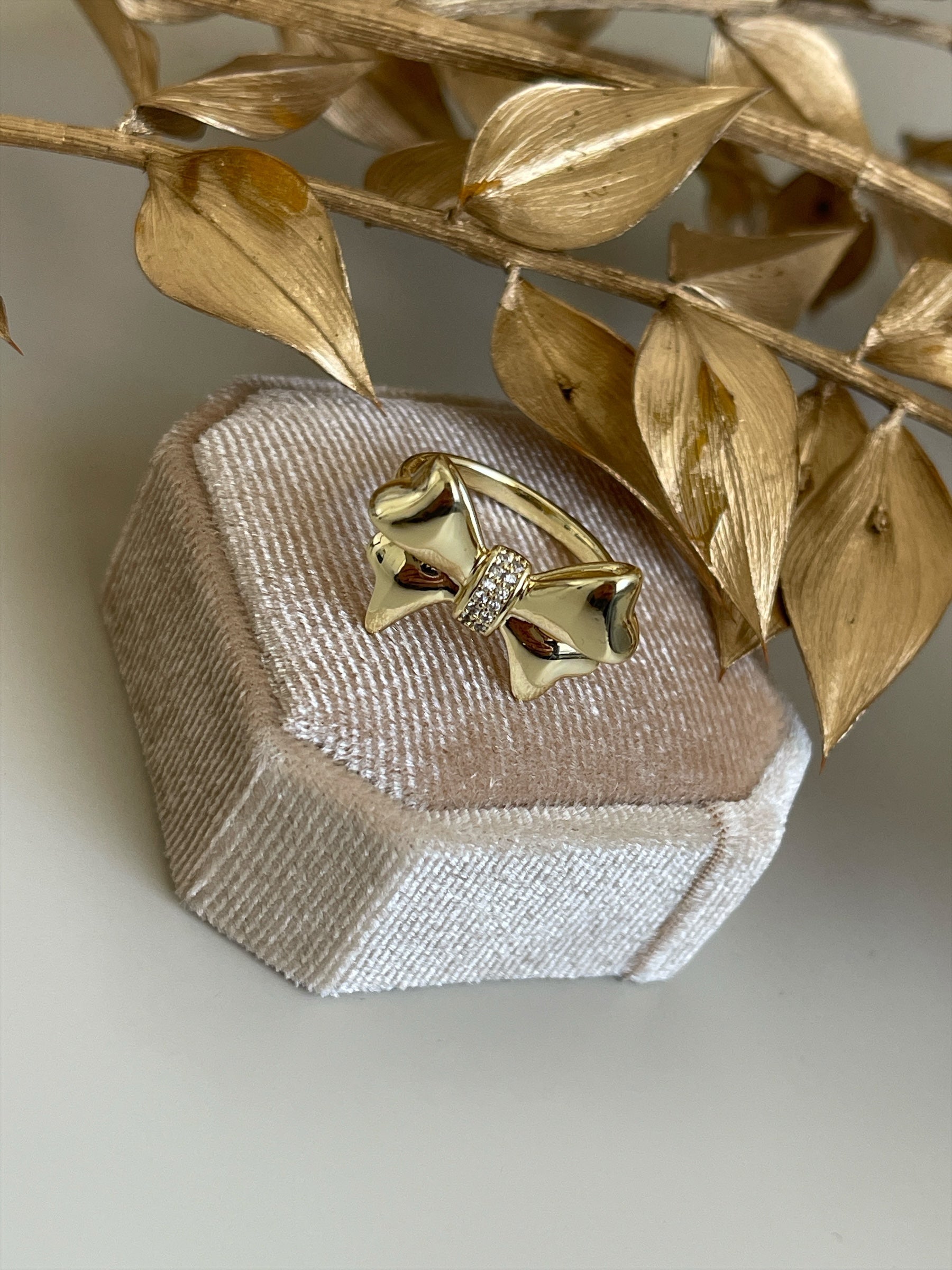 Bow Glam Ring