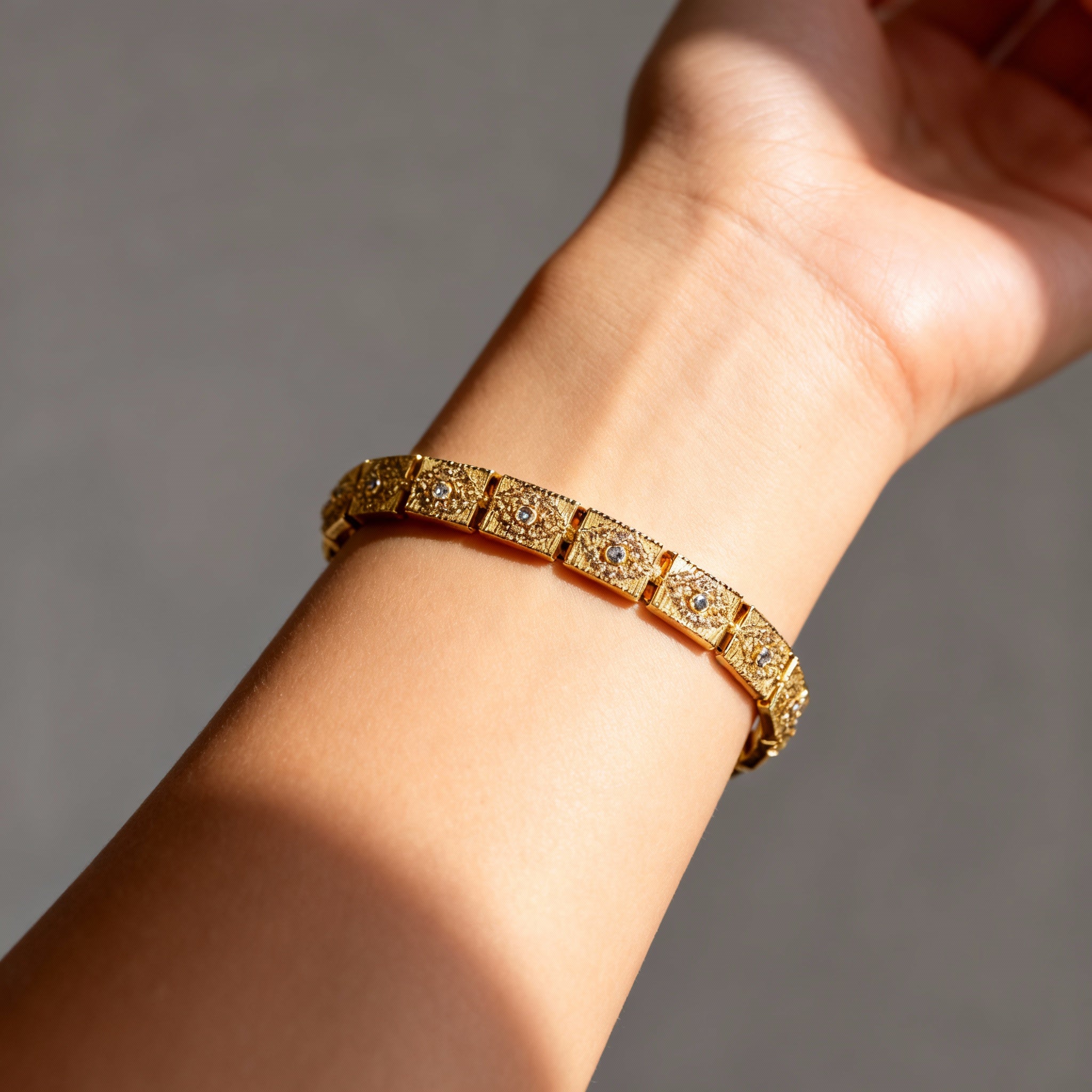 Eye of Light Armband