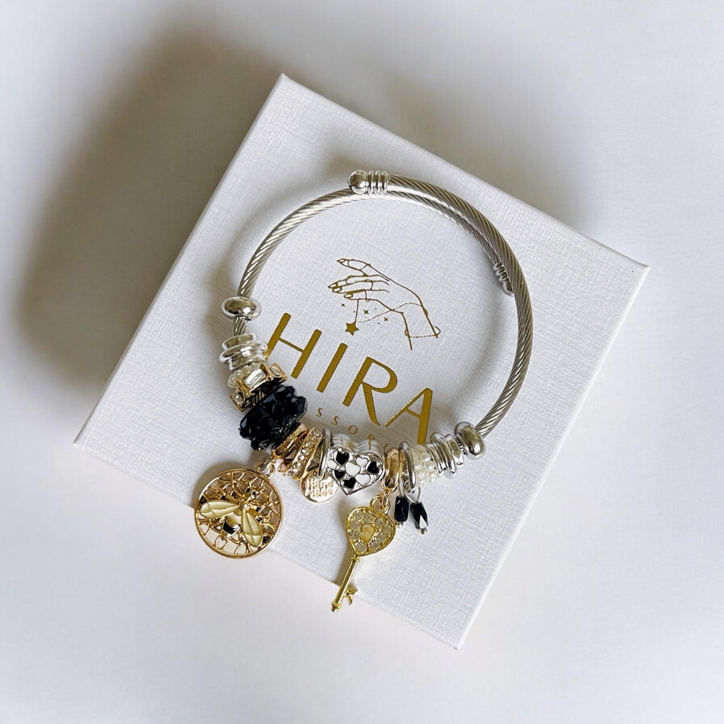 Black & Gold Bee Charm Armreif