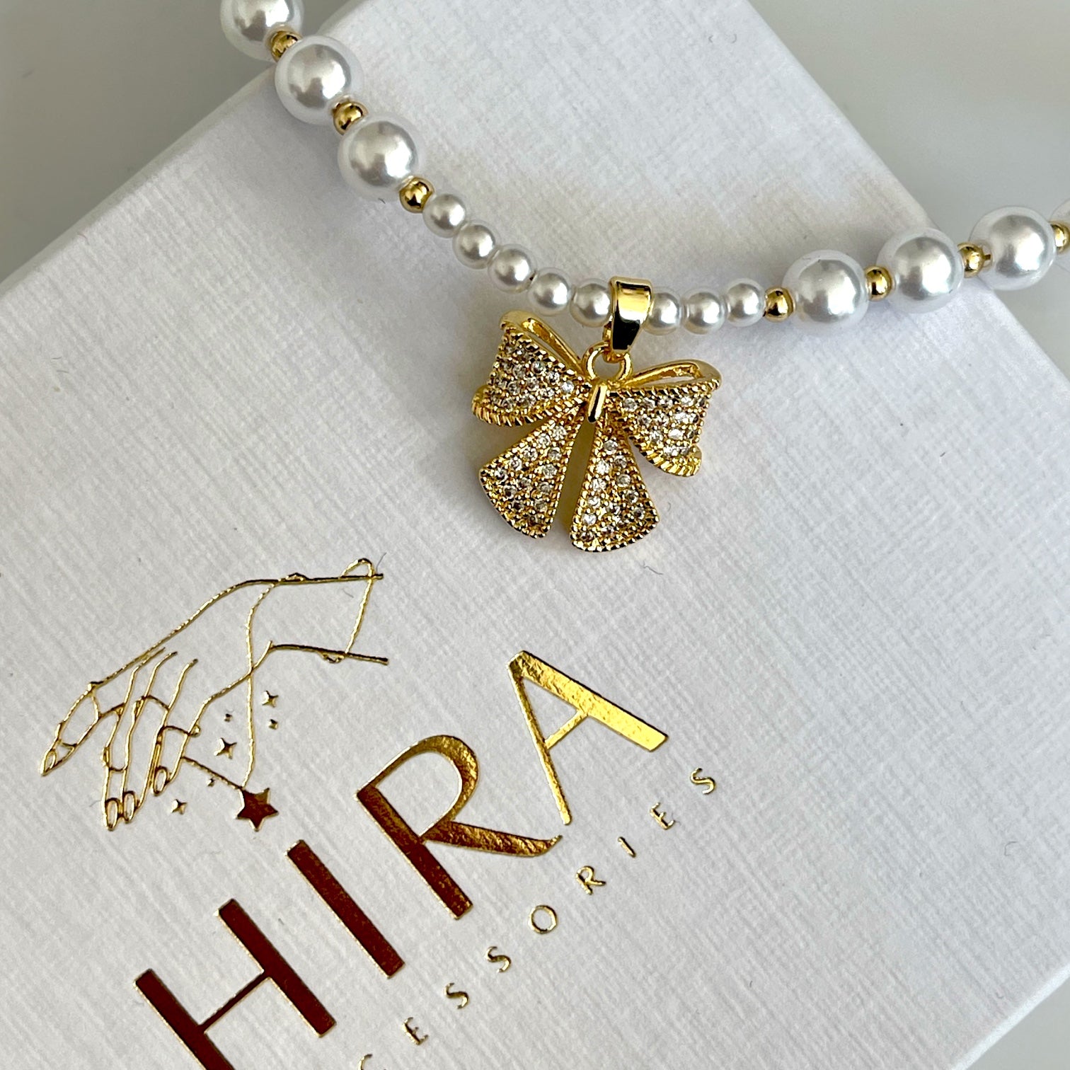 Glamour Pearl Bow Kette