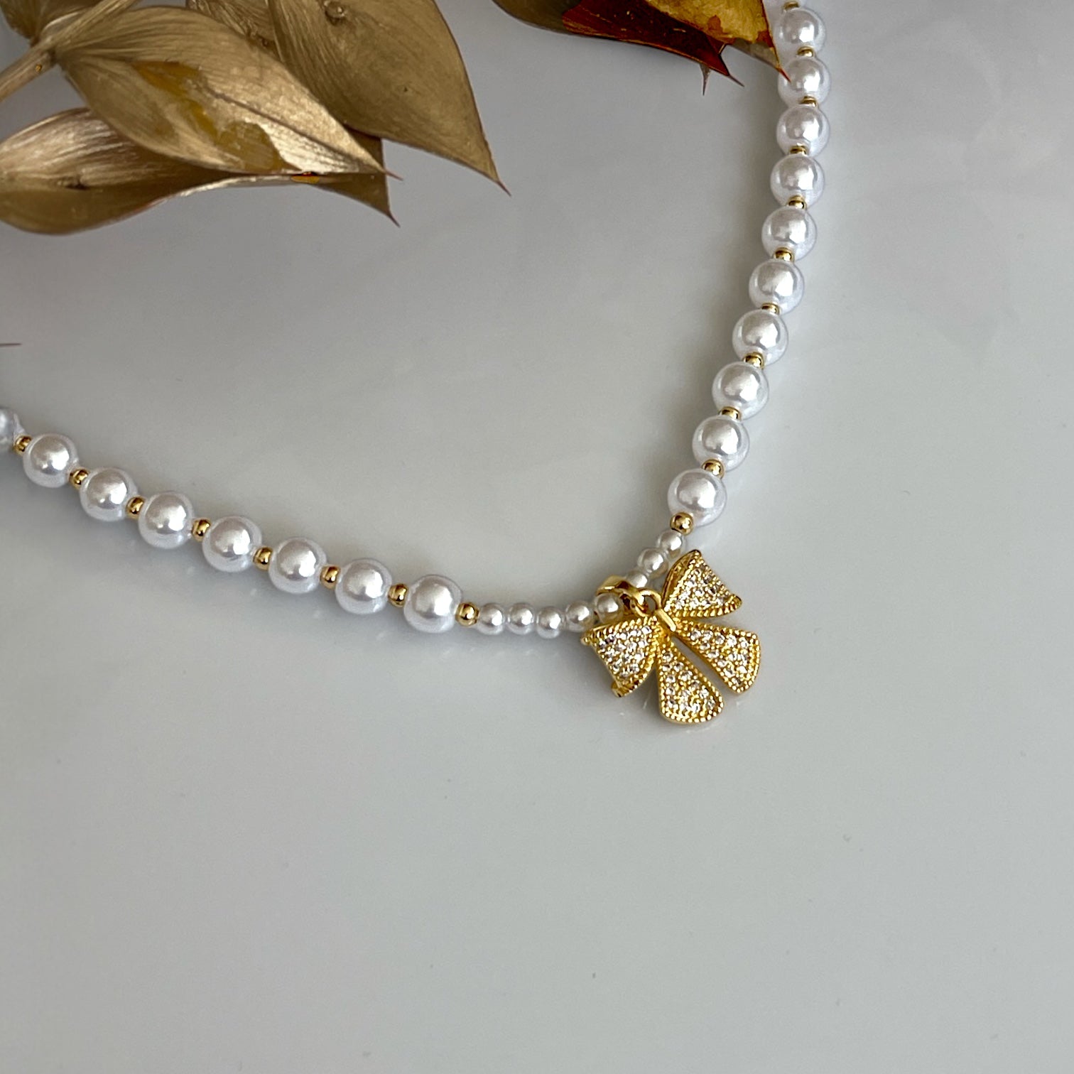Glamour Pearl Bow Kette