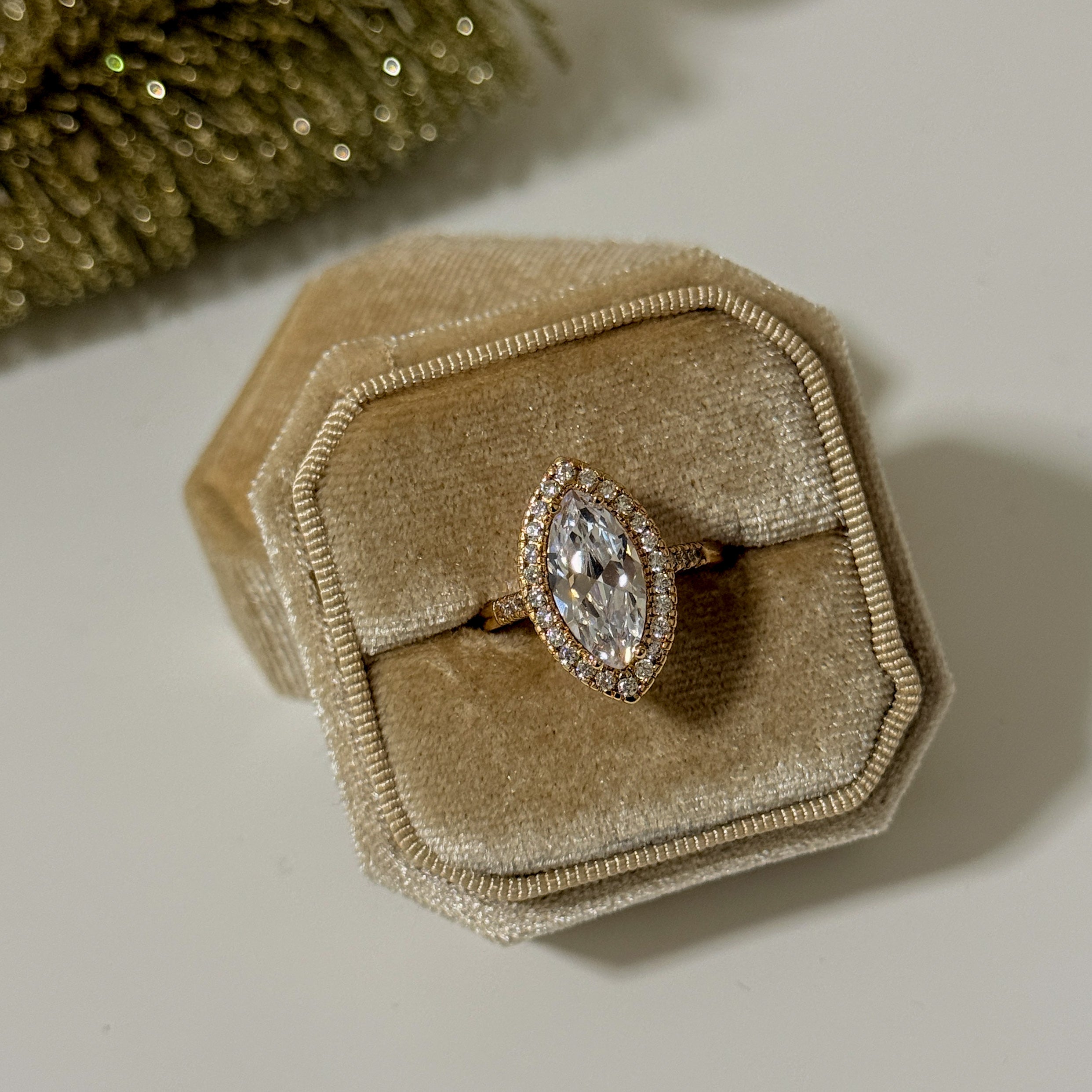 Golden Marquise Kristall Ring