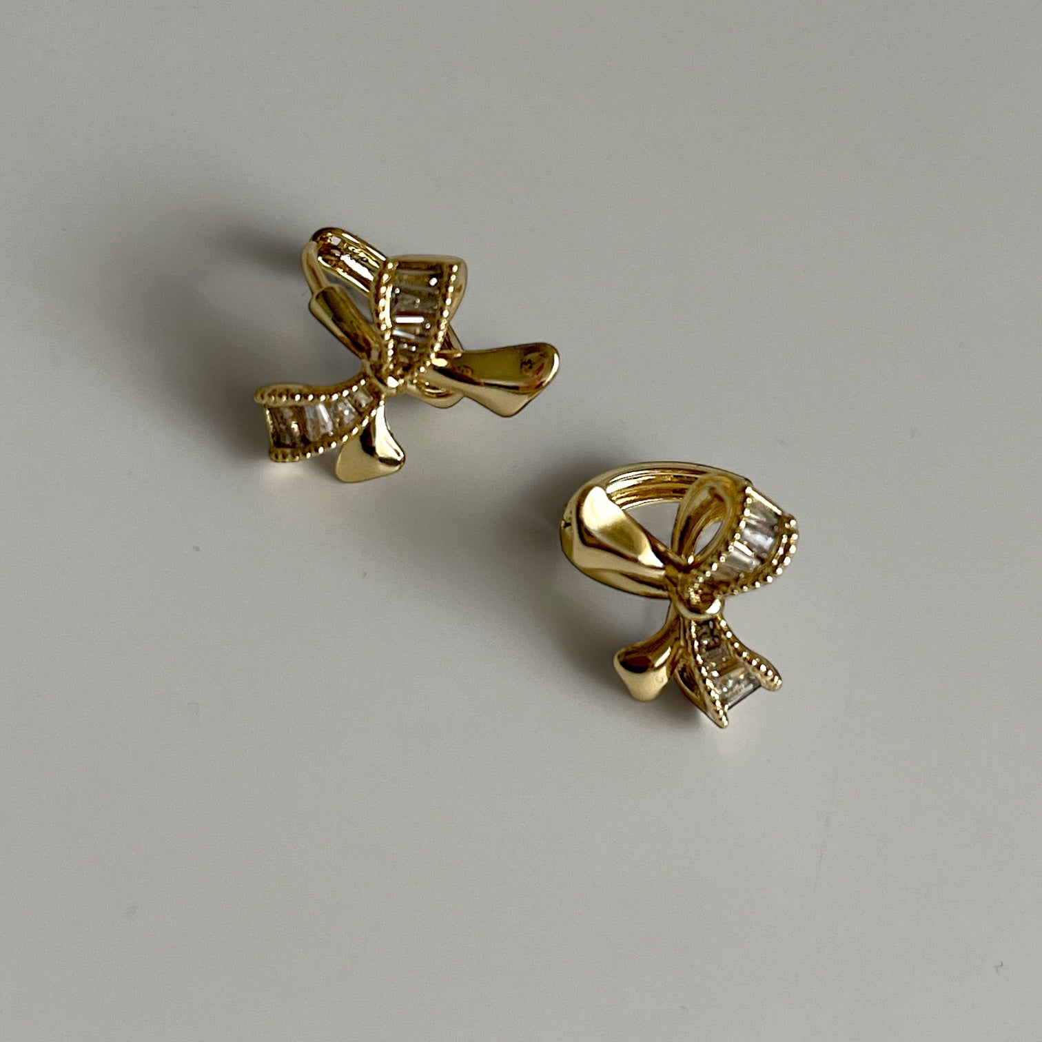 Golden Ribbon Glam Ohrringe