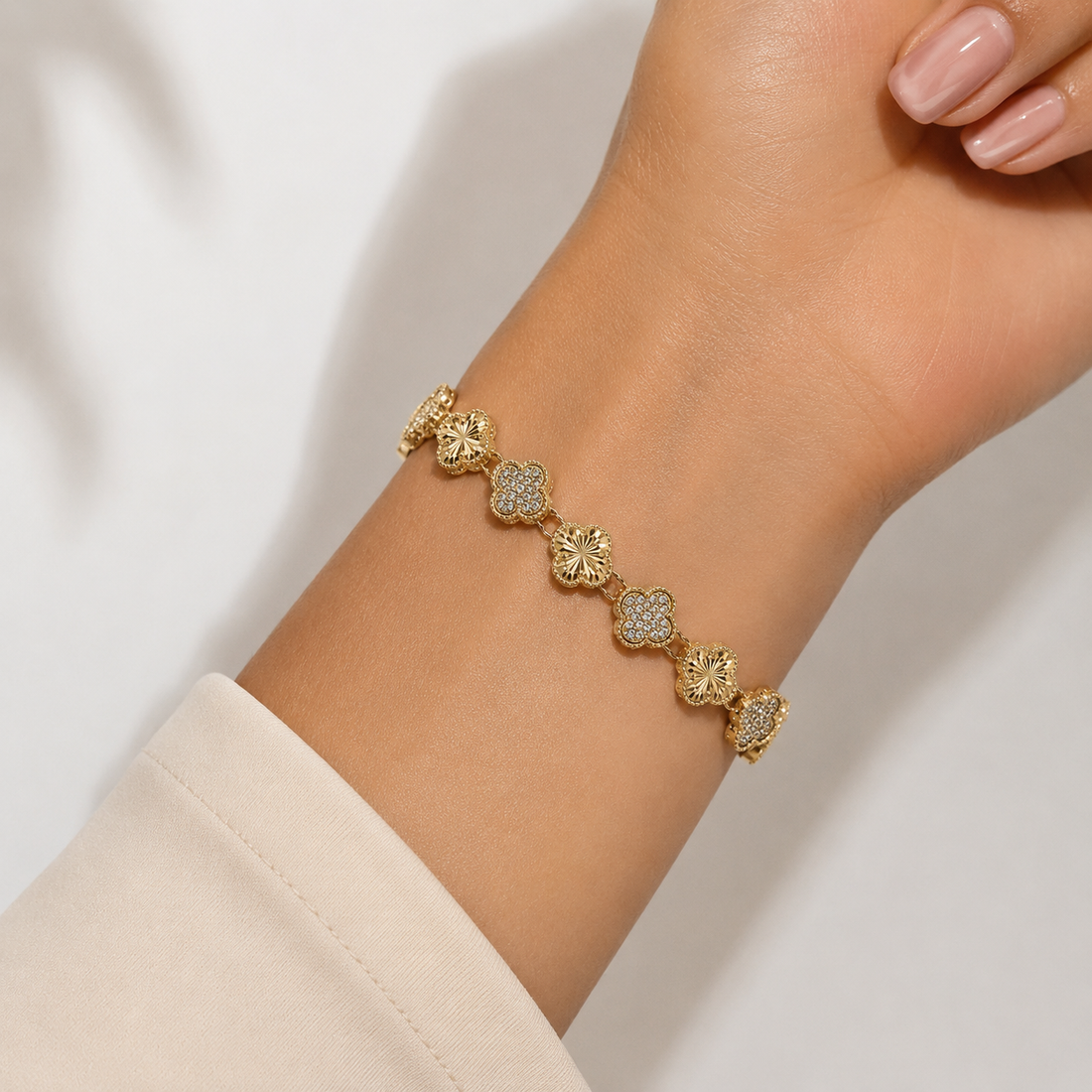 Clover Glow Armband