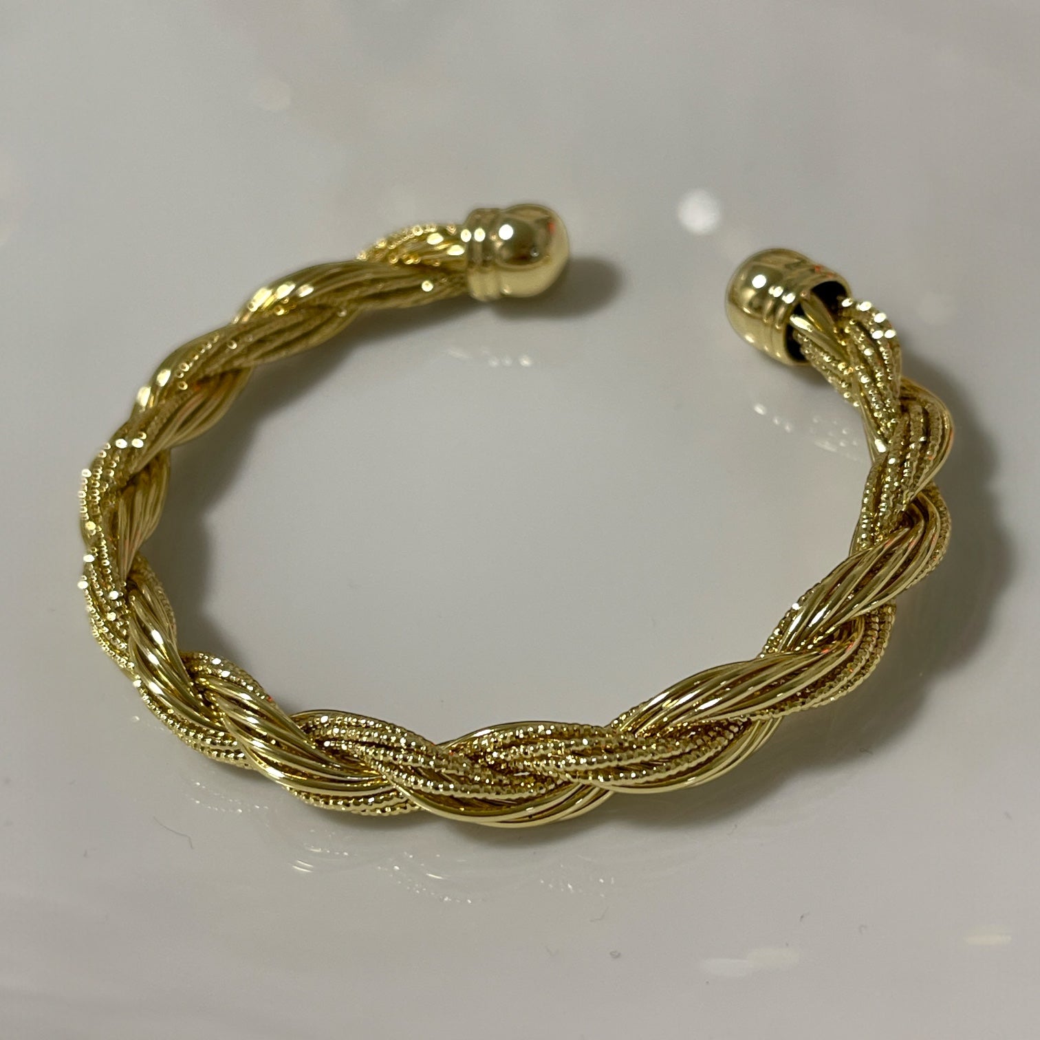 Golden Twist Armreif