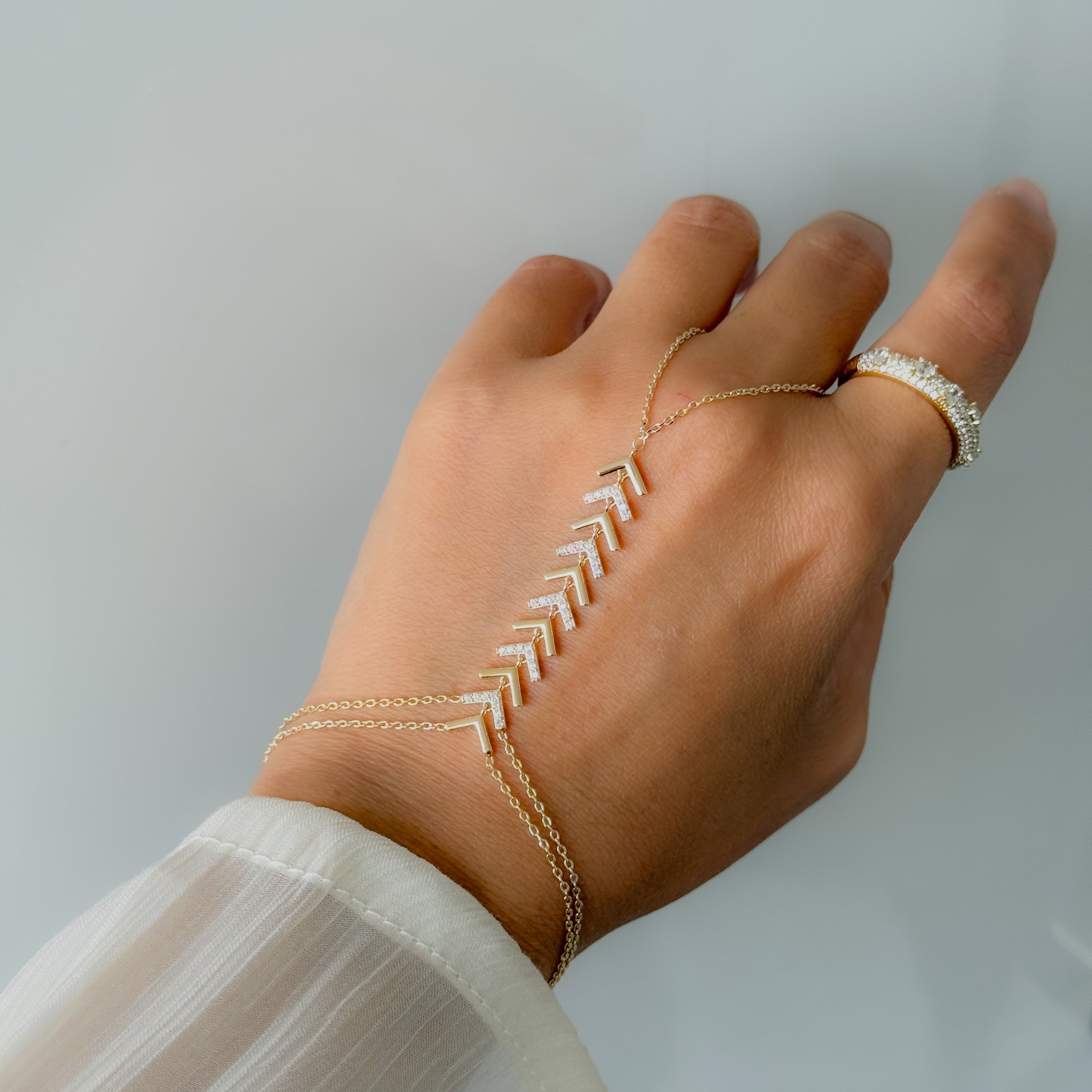 Golden Arrow Handkette