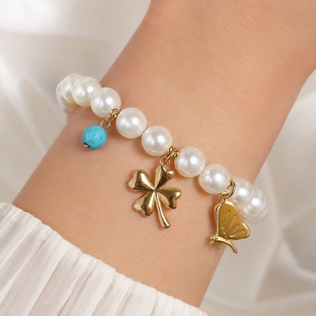 Big Pearl Clover Bracelet