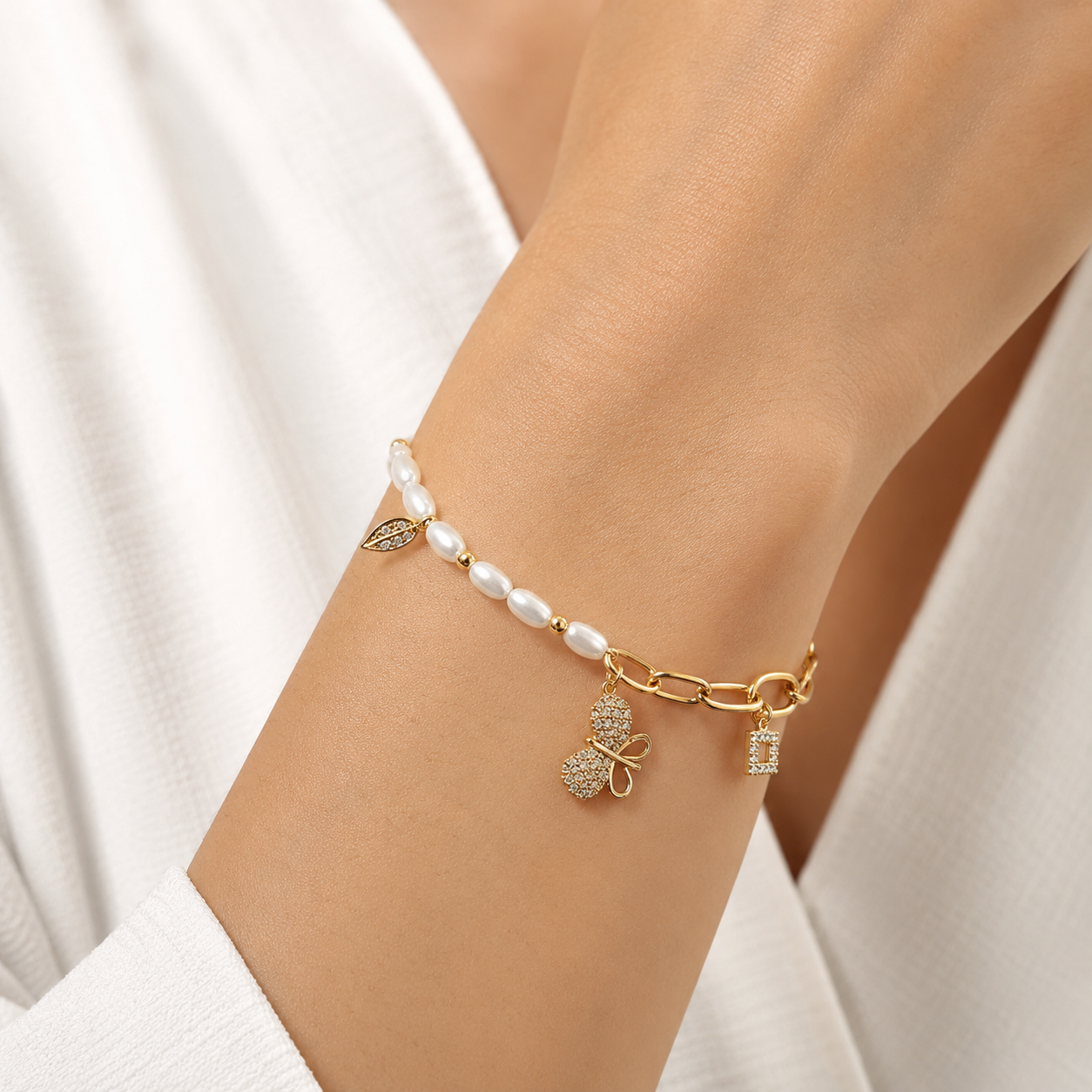 Pearl Butterfly Charm Armband