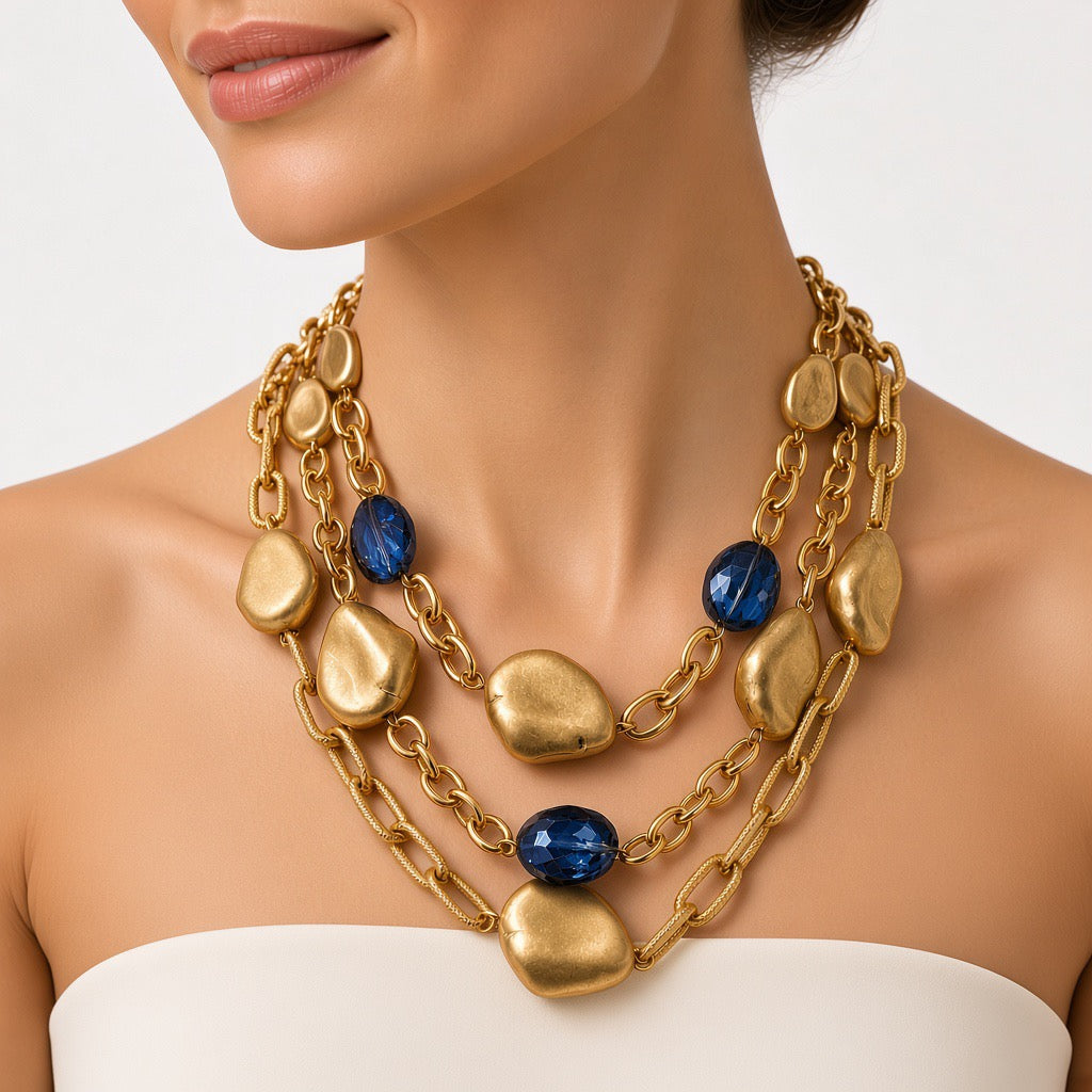 Dreilagige Designer-Kette mit mattgoldenen Elementen & Blauen Steinen