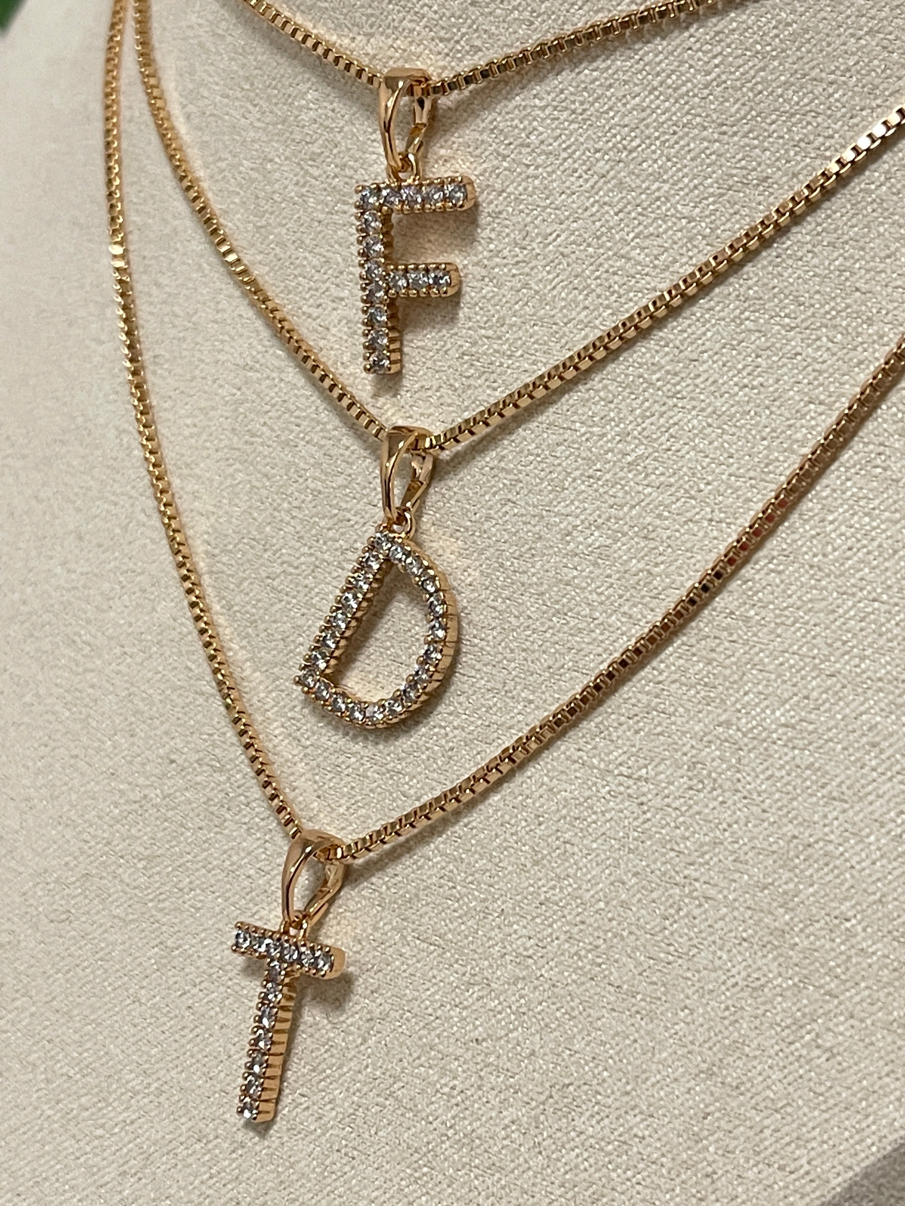 Buchstabenkette mit Zirkoniasteinen Klein