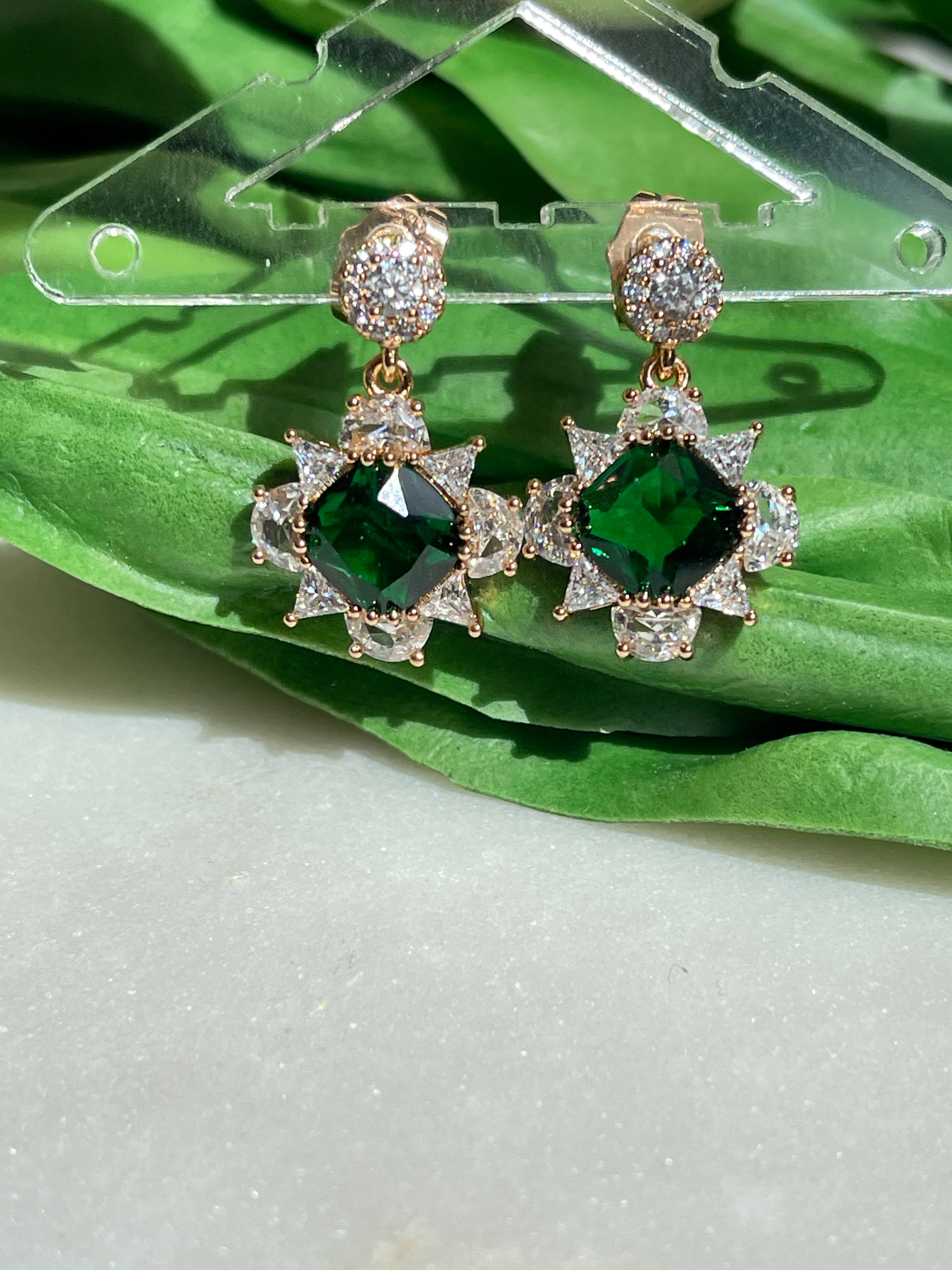 Sandy Ohrringe mit Zirkoniasteinen