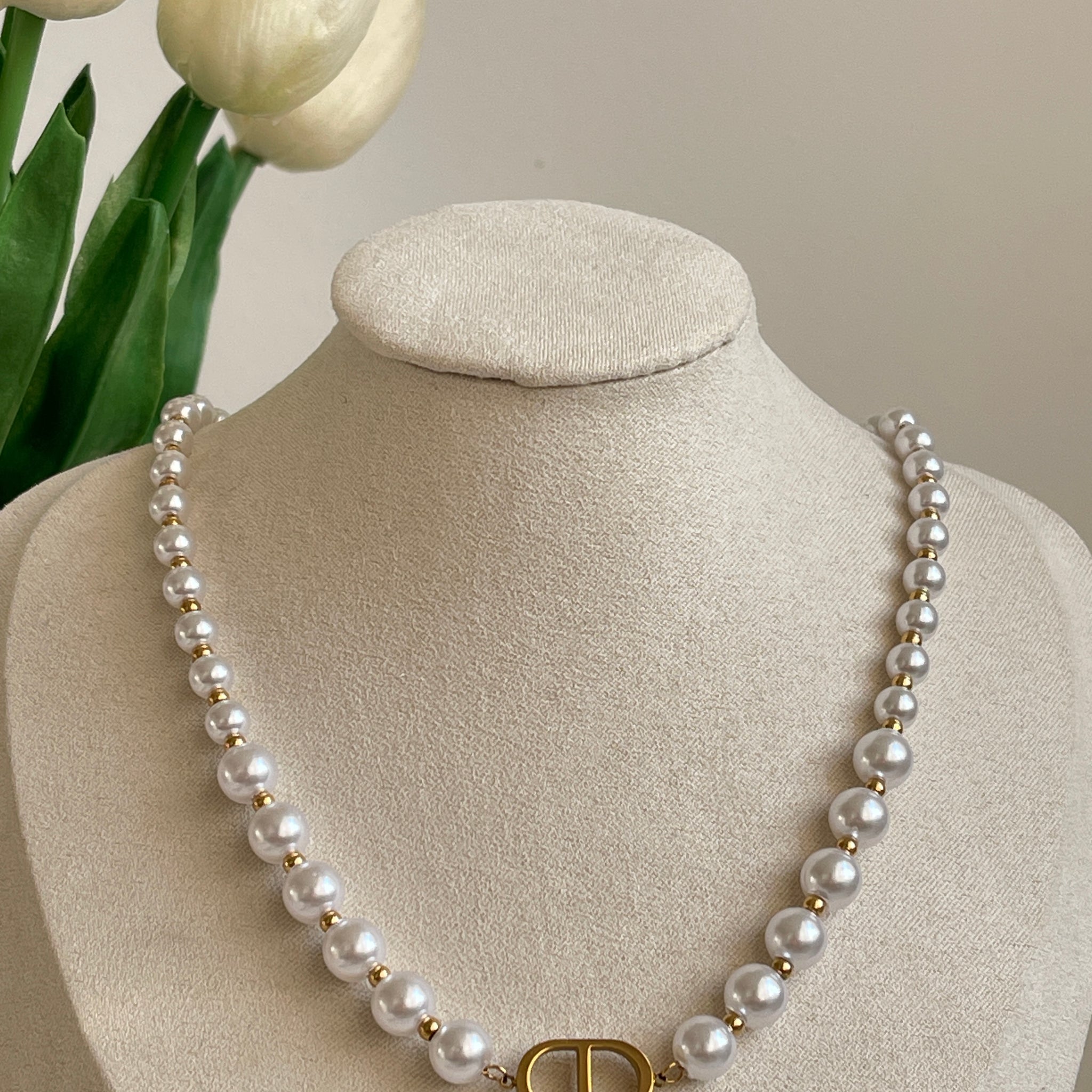 DD pearl necklace