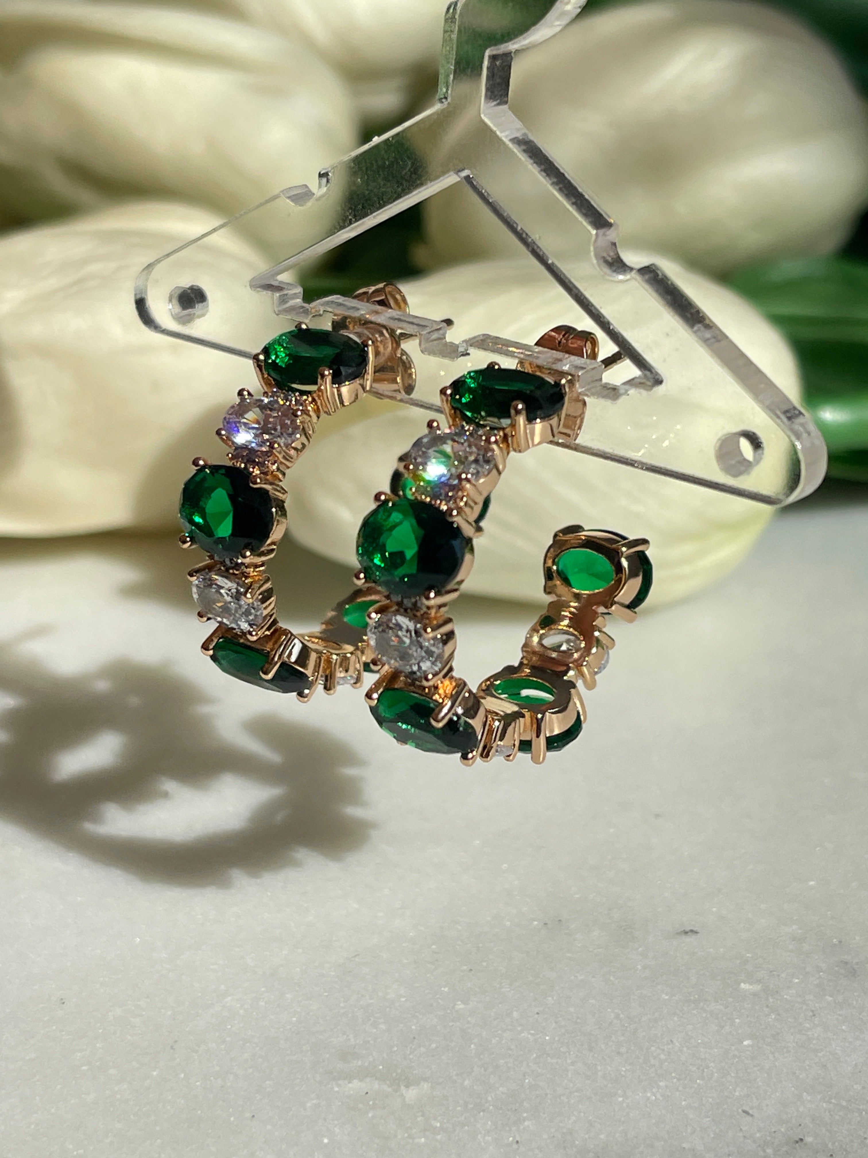 Smaragd Ohrringe mit Zirkoniasteinen