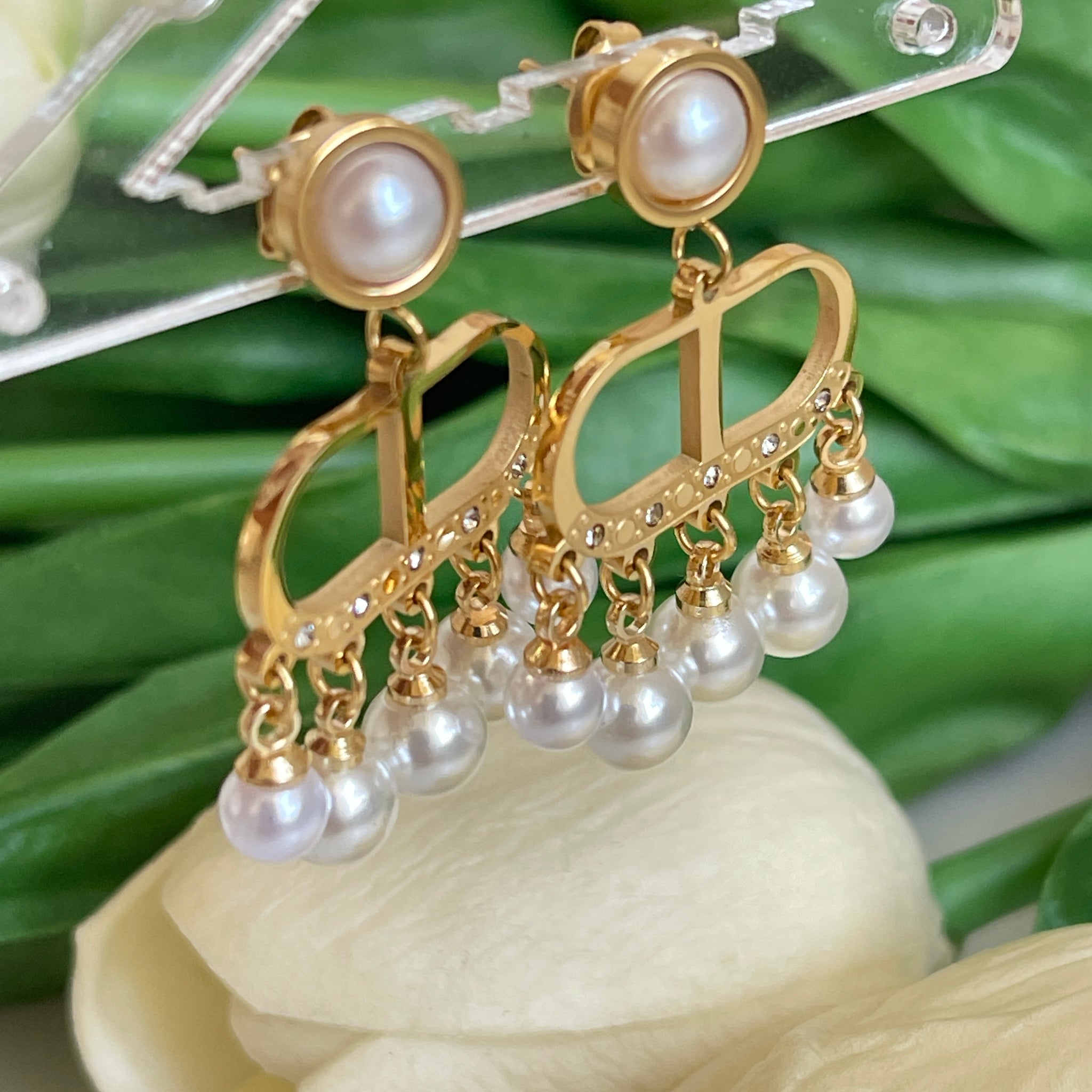 DD pearl earrings