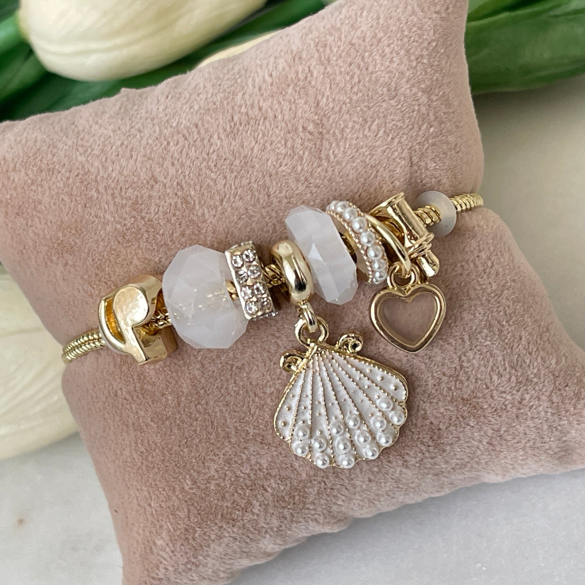 Shell pearl bracelet