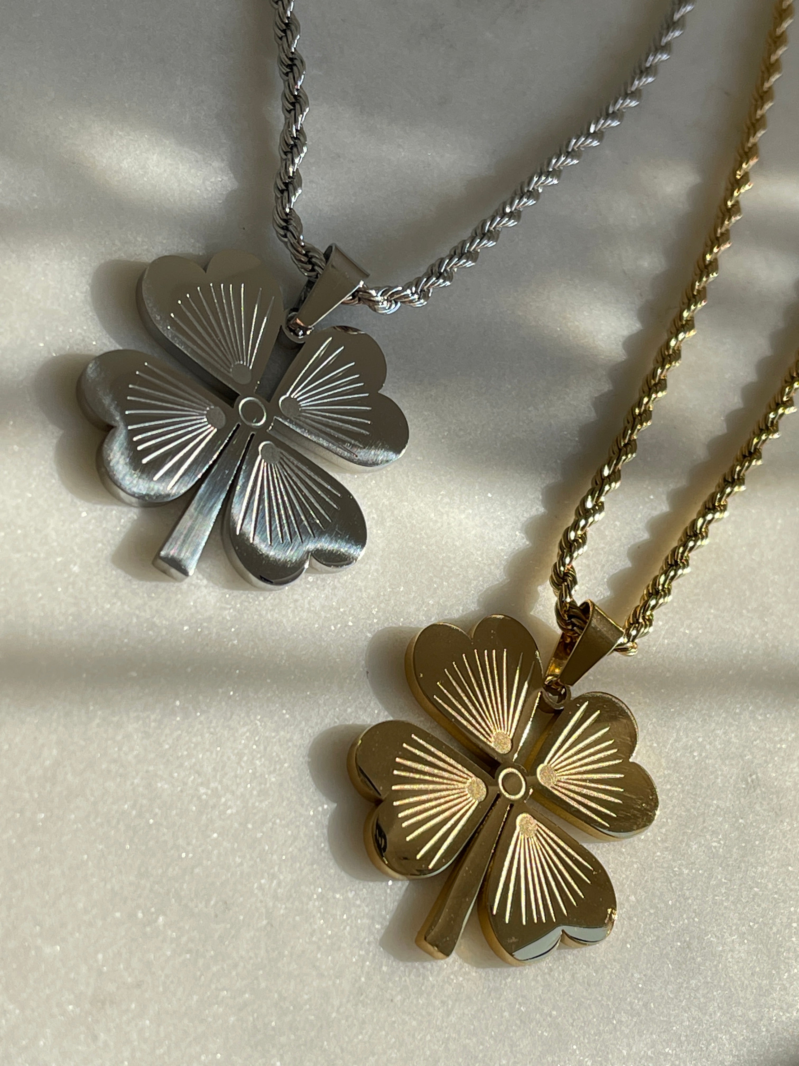 Big Yonca necklace silver