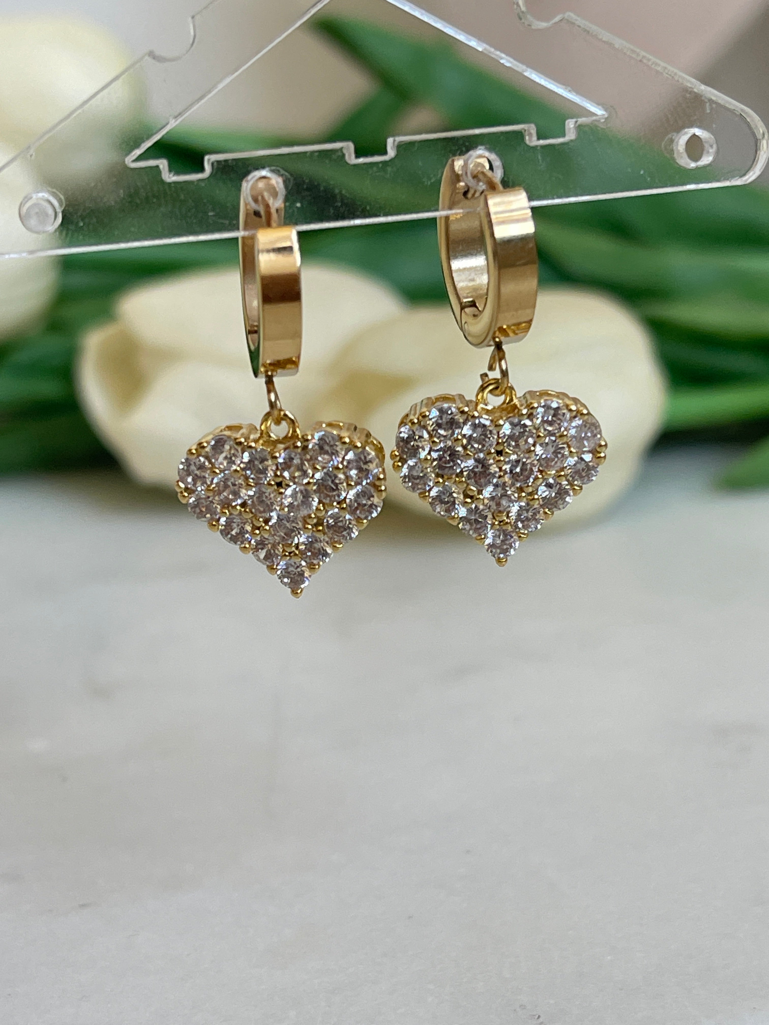 Mini Herz Ohrringe mit Strass Steinen