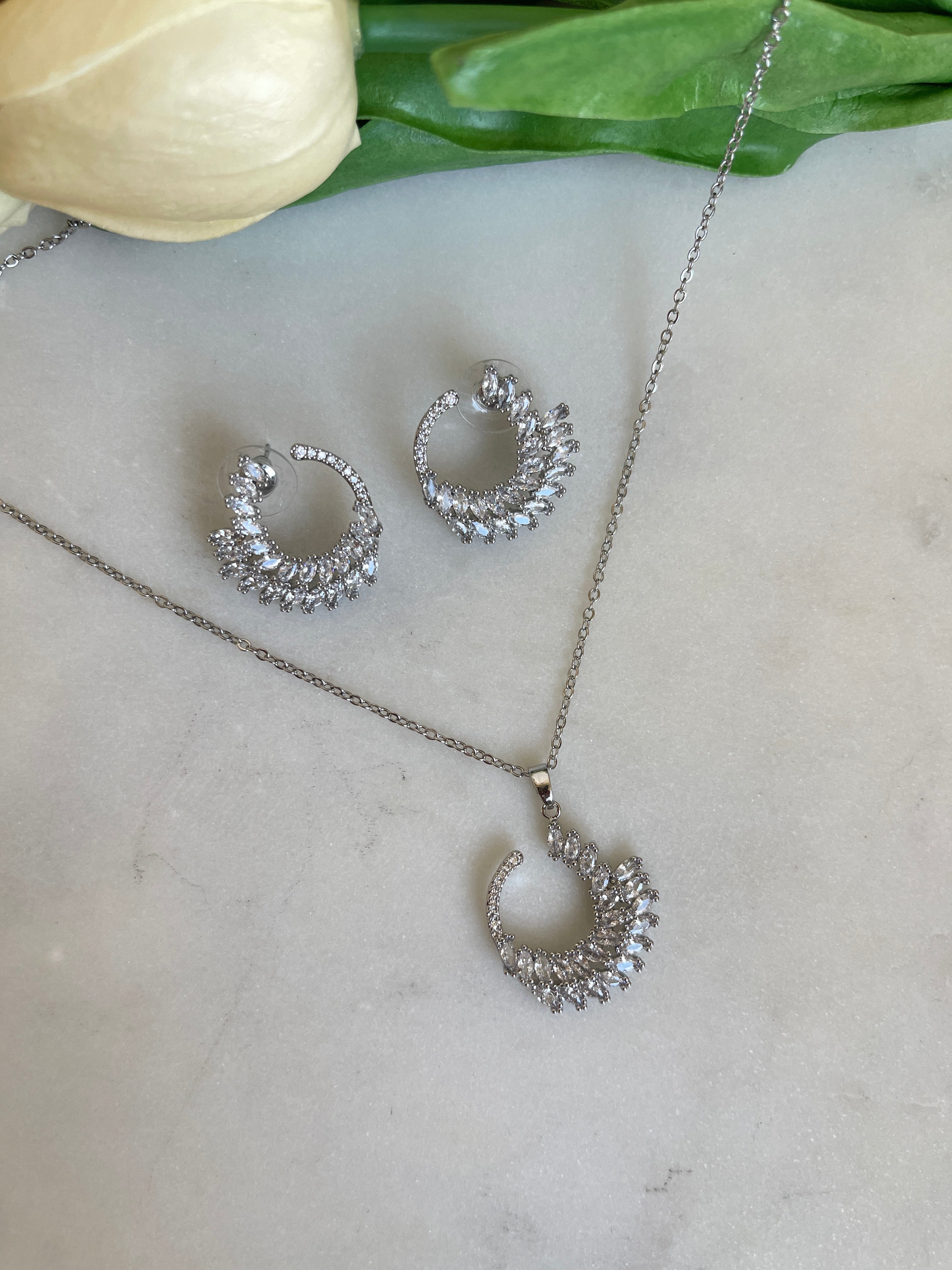 Bella Kette-Ohrringe Set