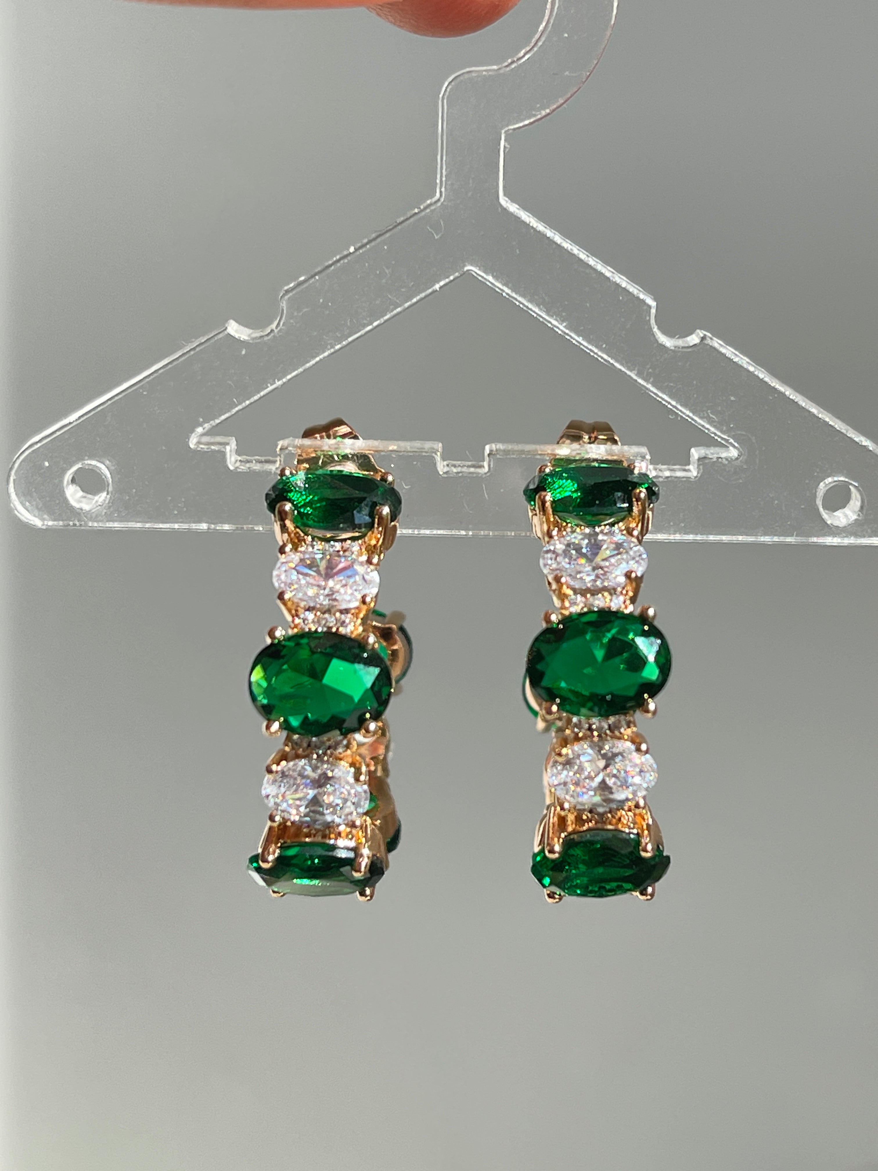 Smaragd Ohrringe mit Zirkoniasteinen
