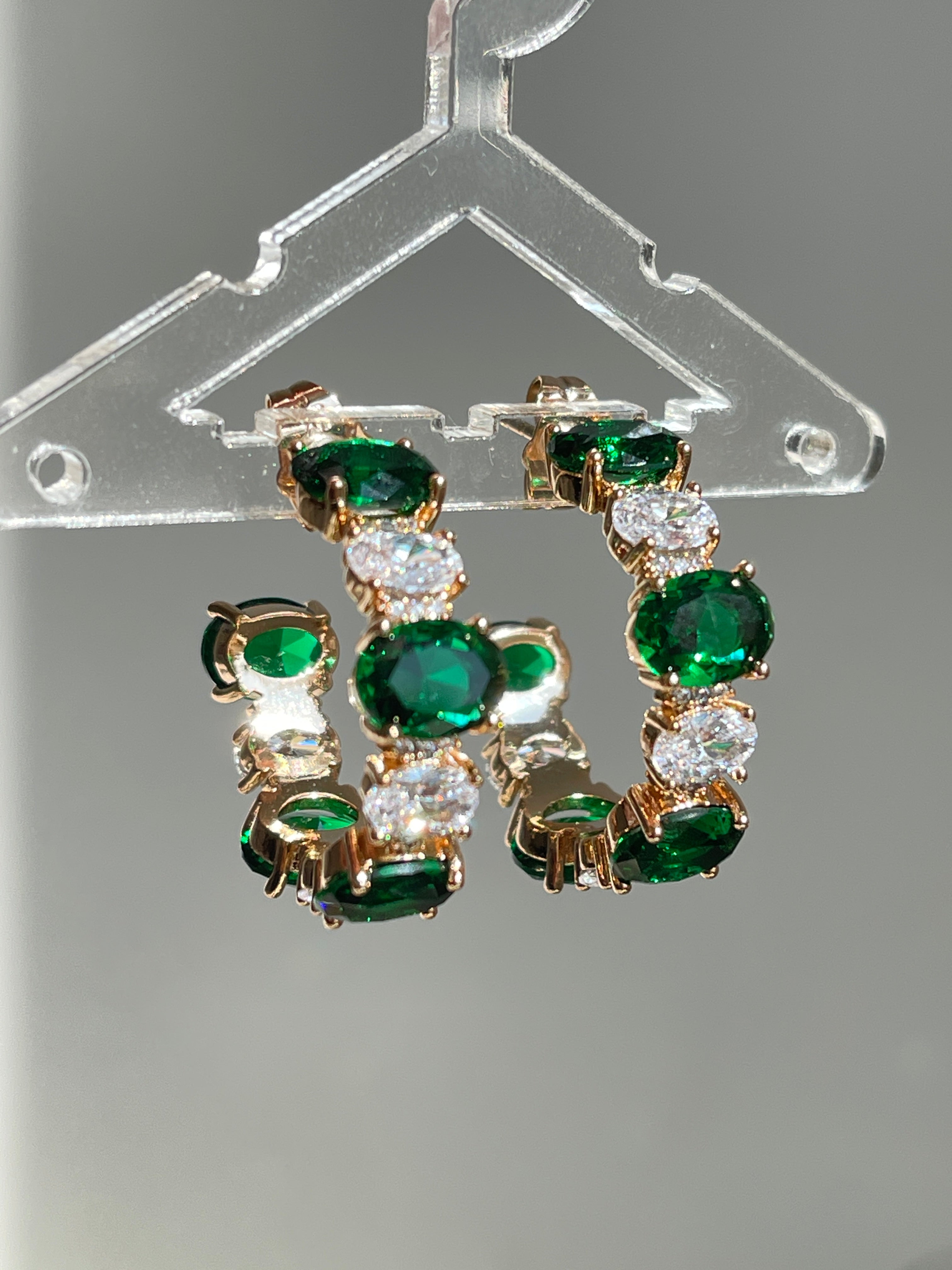 Smaragd Ohrringe mit Zirkoniasteinen