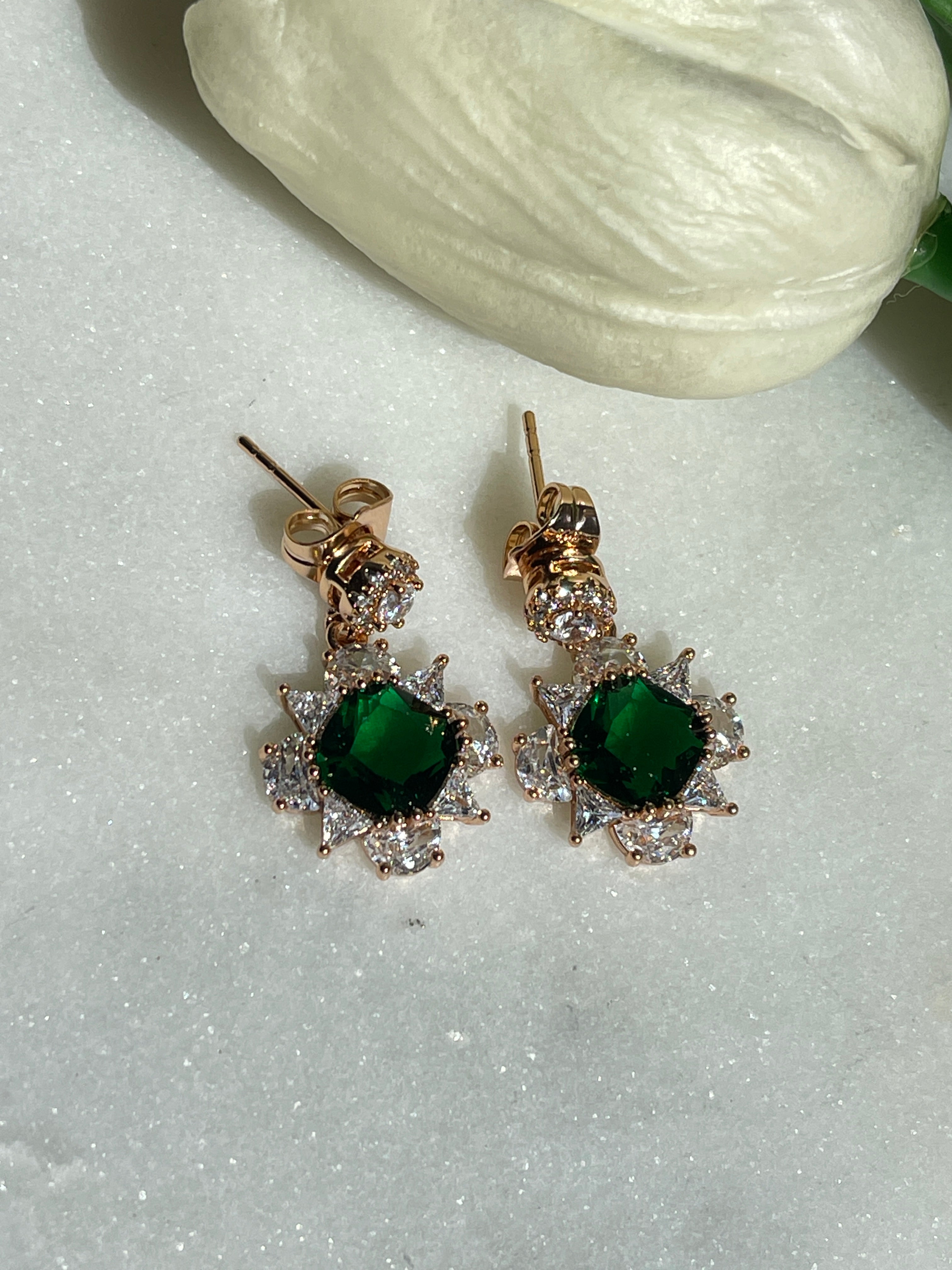 Sandy Ohrringe mit Zirkoniasteinen