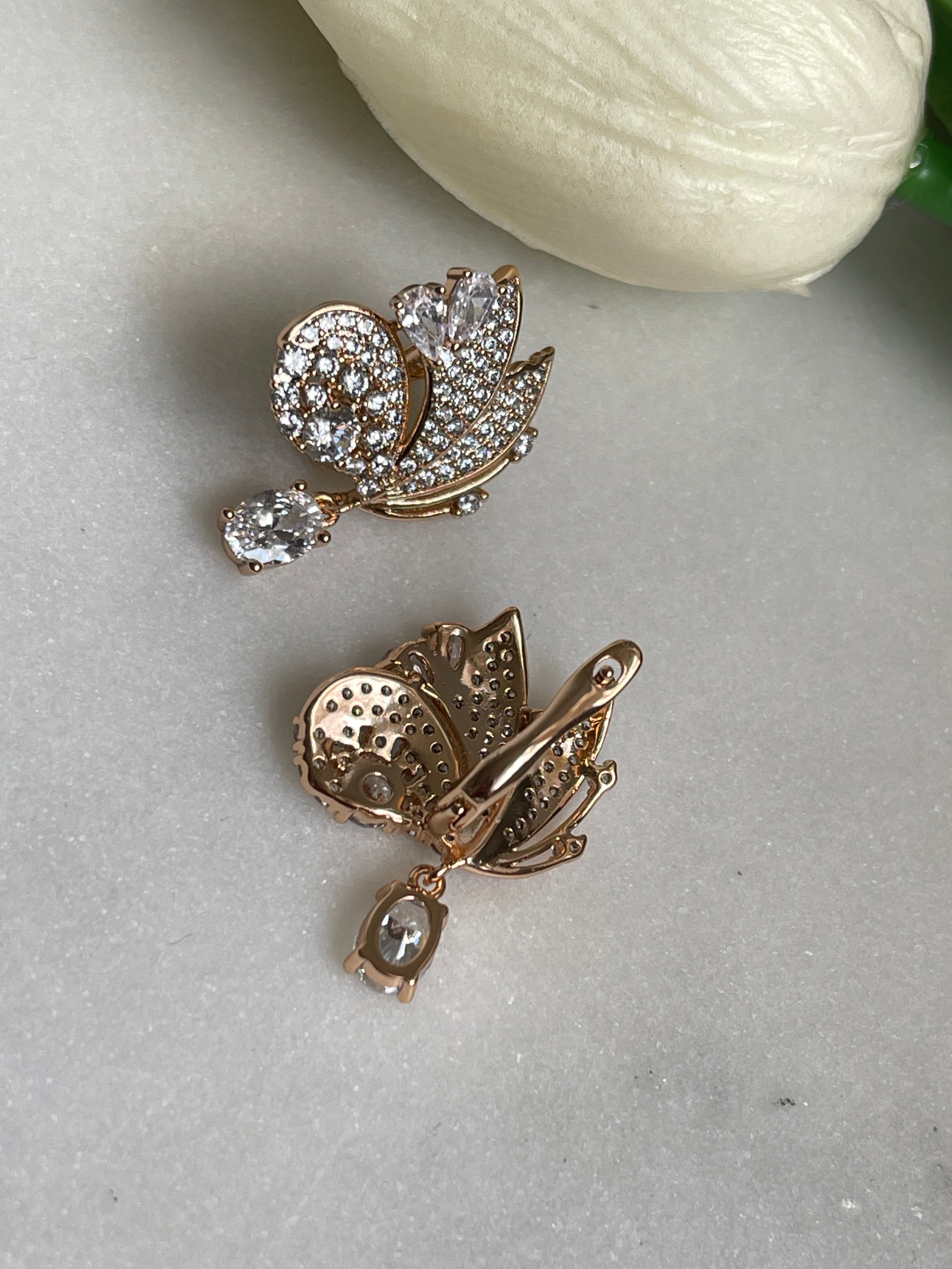 Butterfly Ohrringe mit Zirkoniasteinen