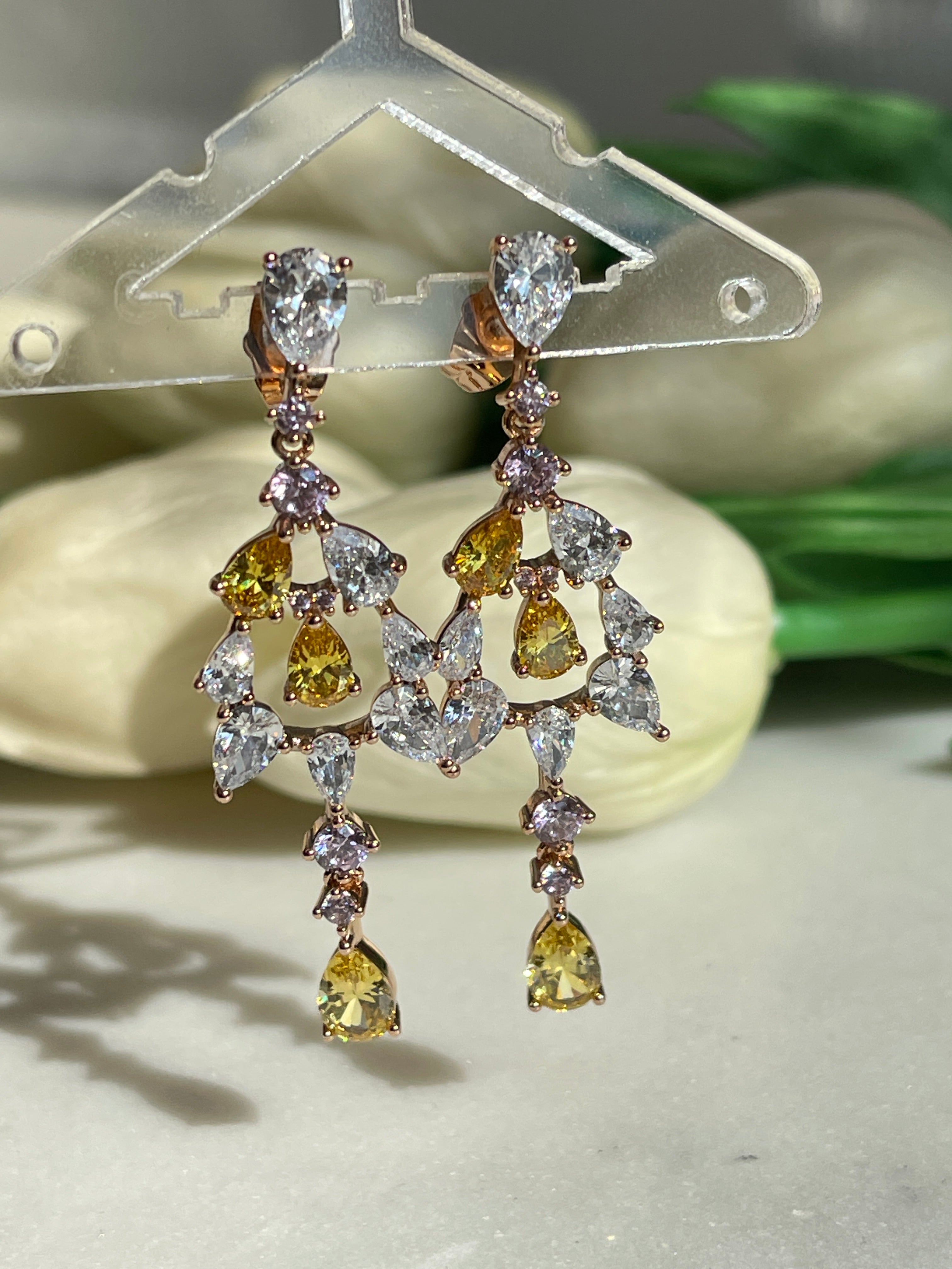 Sindyrella Ohrringe mit Zirkoniasteinen