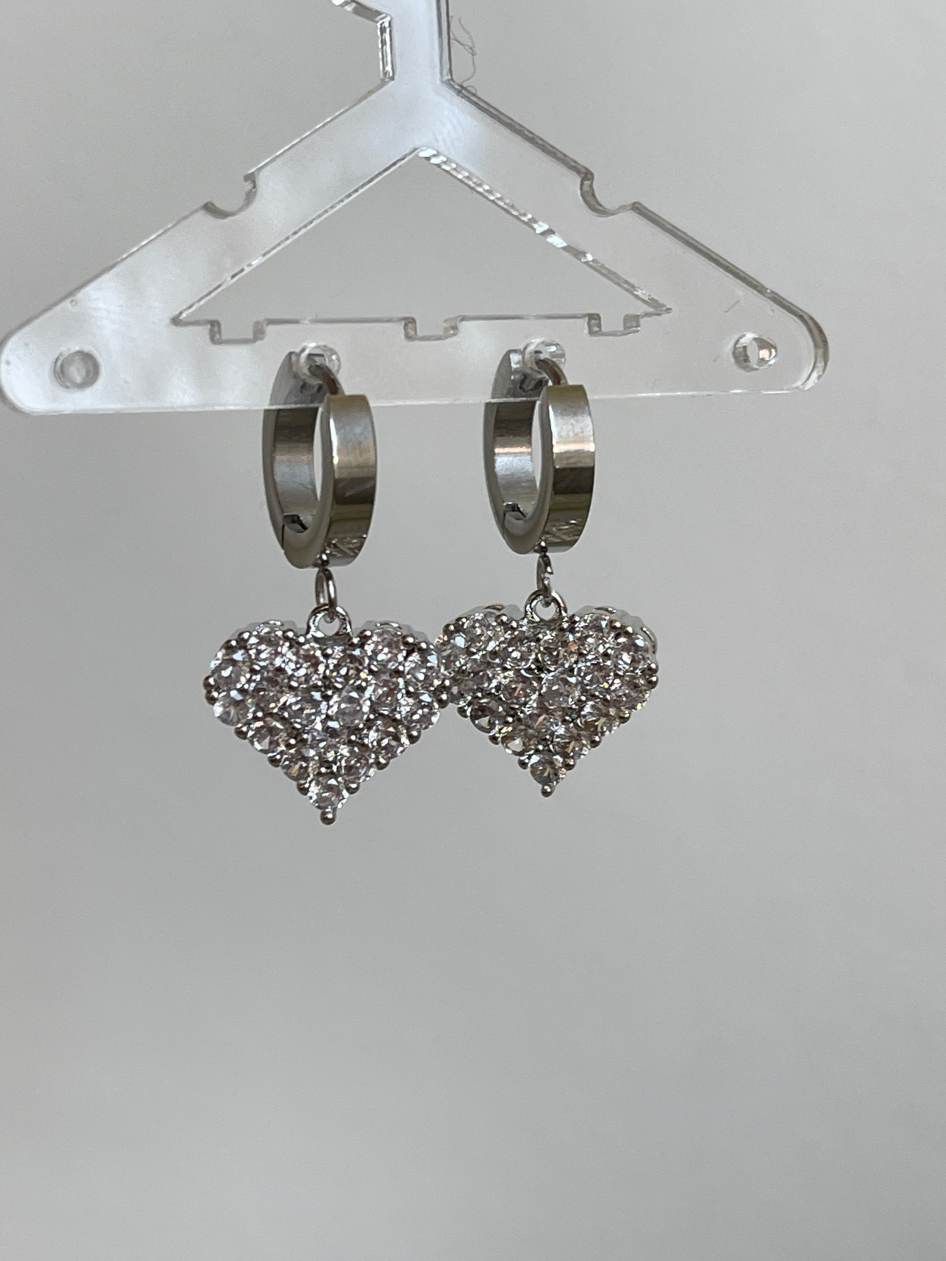 Mini Herz Ohrringe mit Strass Steinen