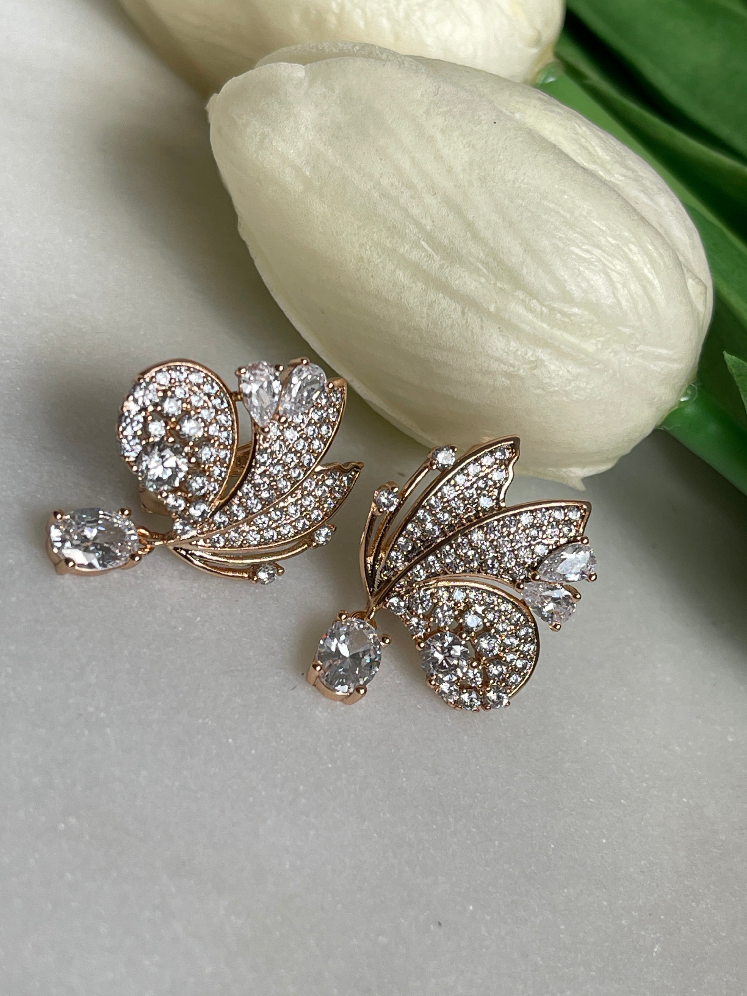 Butterfly Ohrringe mit Zirkoniasteinen