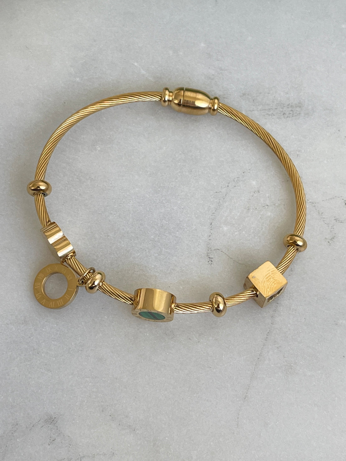 Serra bangle